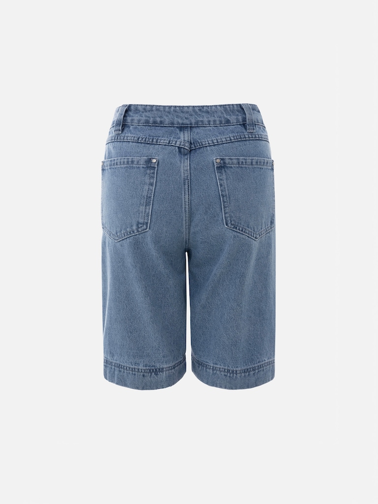 Loose denim shorts