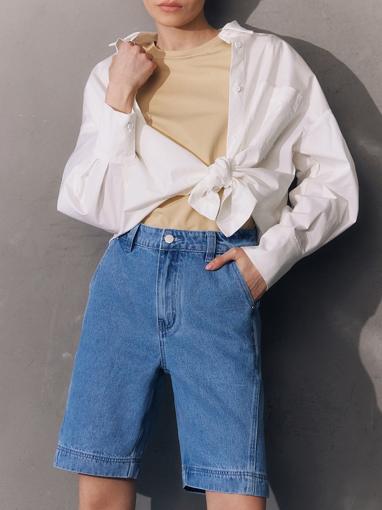 Loose denim shorts