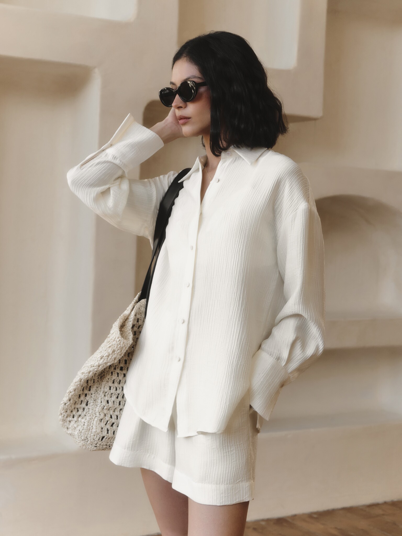 Рубашка из фактурной ткани с нежным сиянием