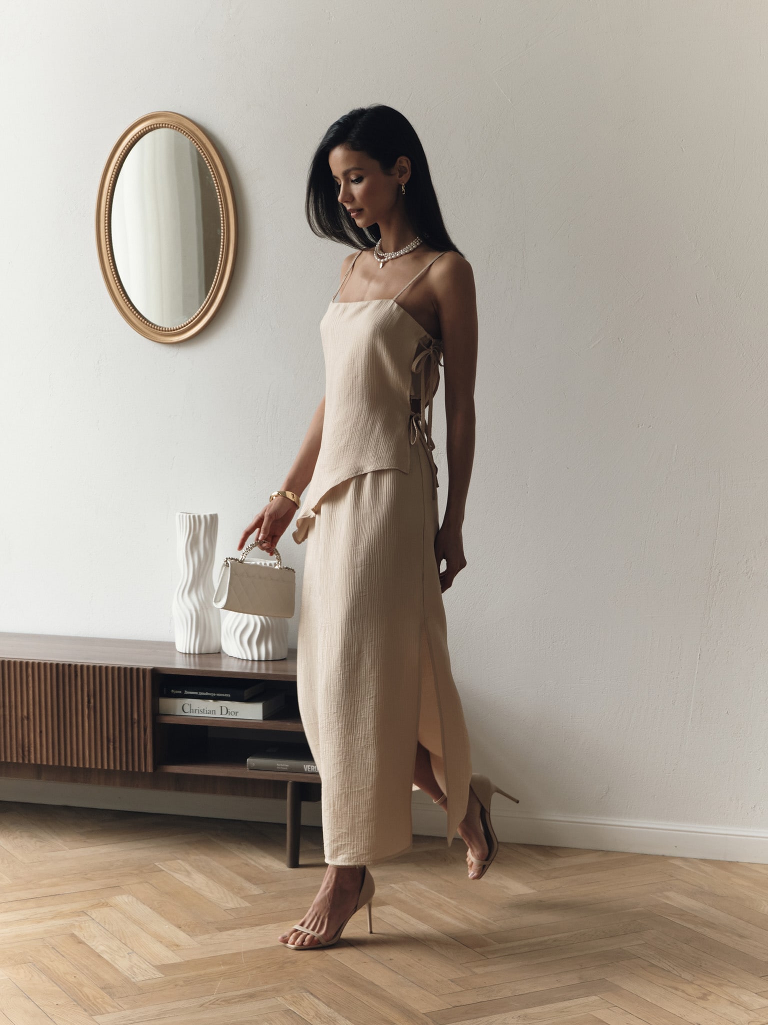 Top na ramiączkach z wiązaniami po bokach