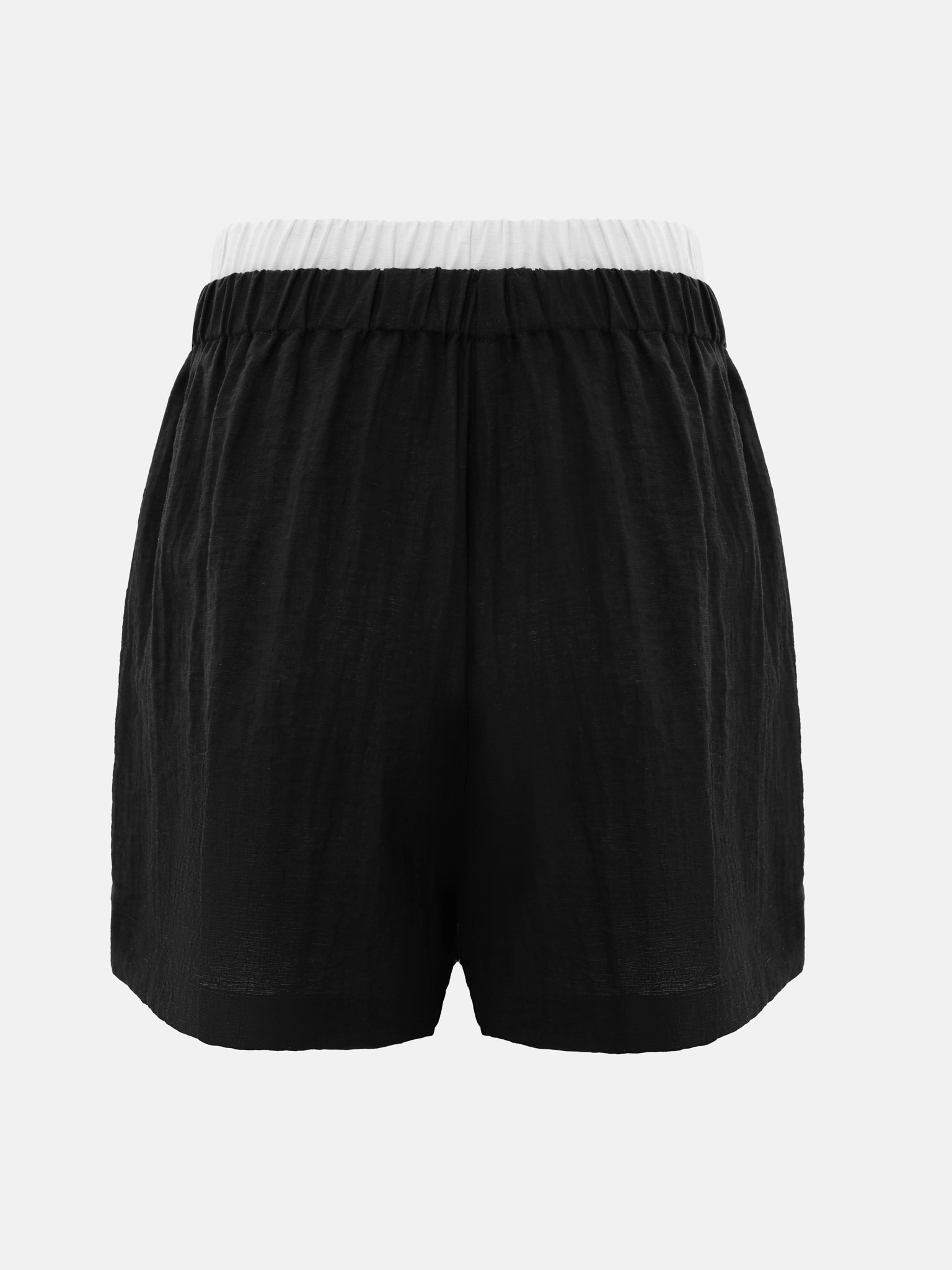 Short ample avec ceinture contrastée