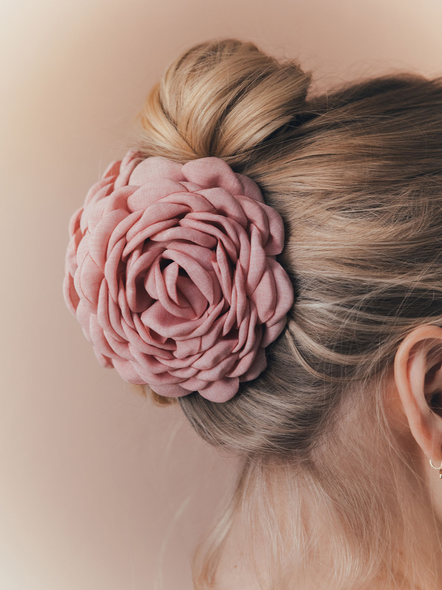 Hair clip with a flower