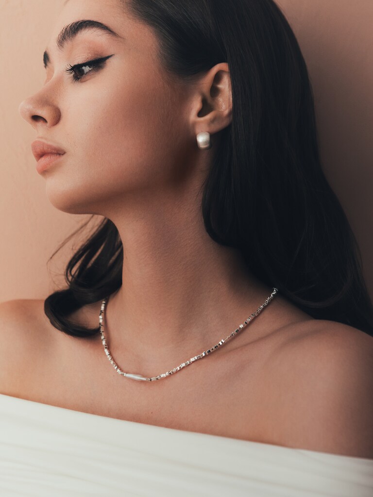 Silvertone necklace from small blocks