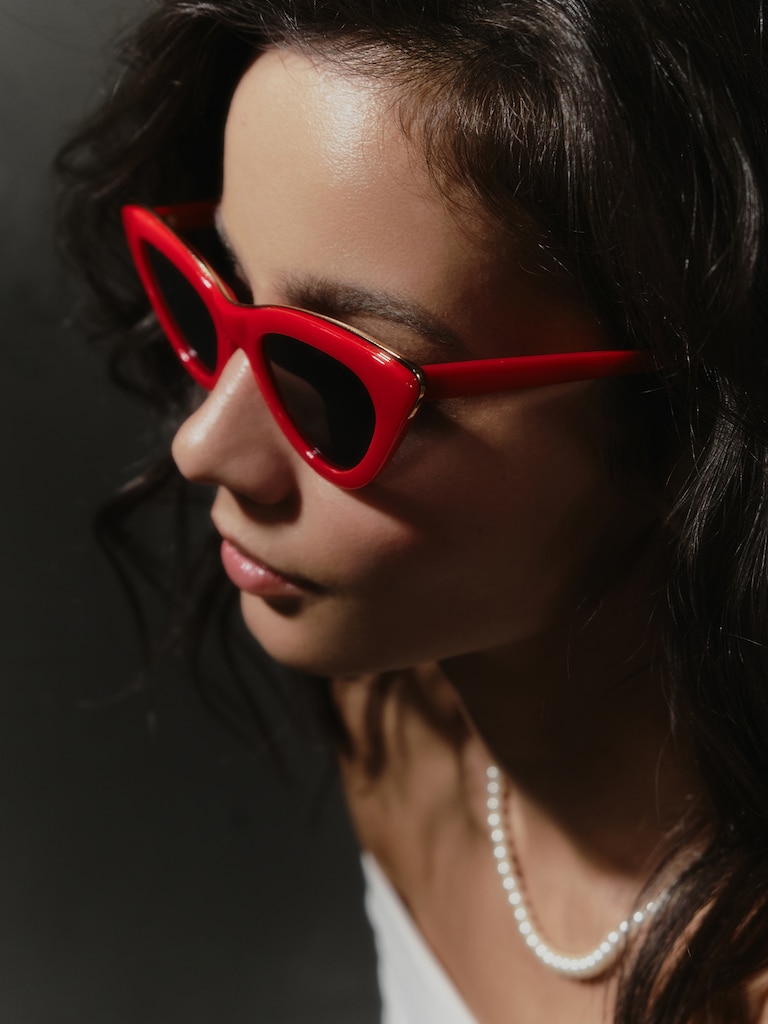 Sunglasses with narrow lenses