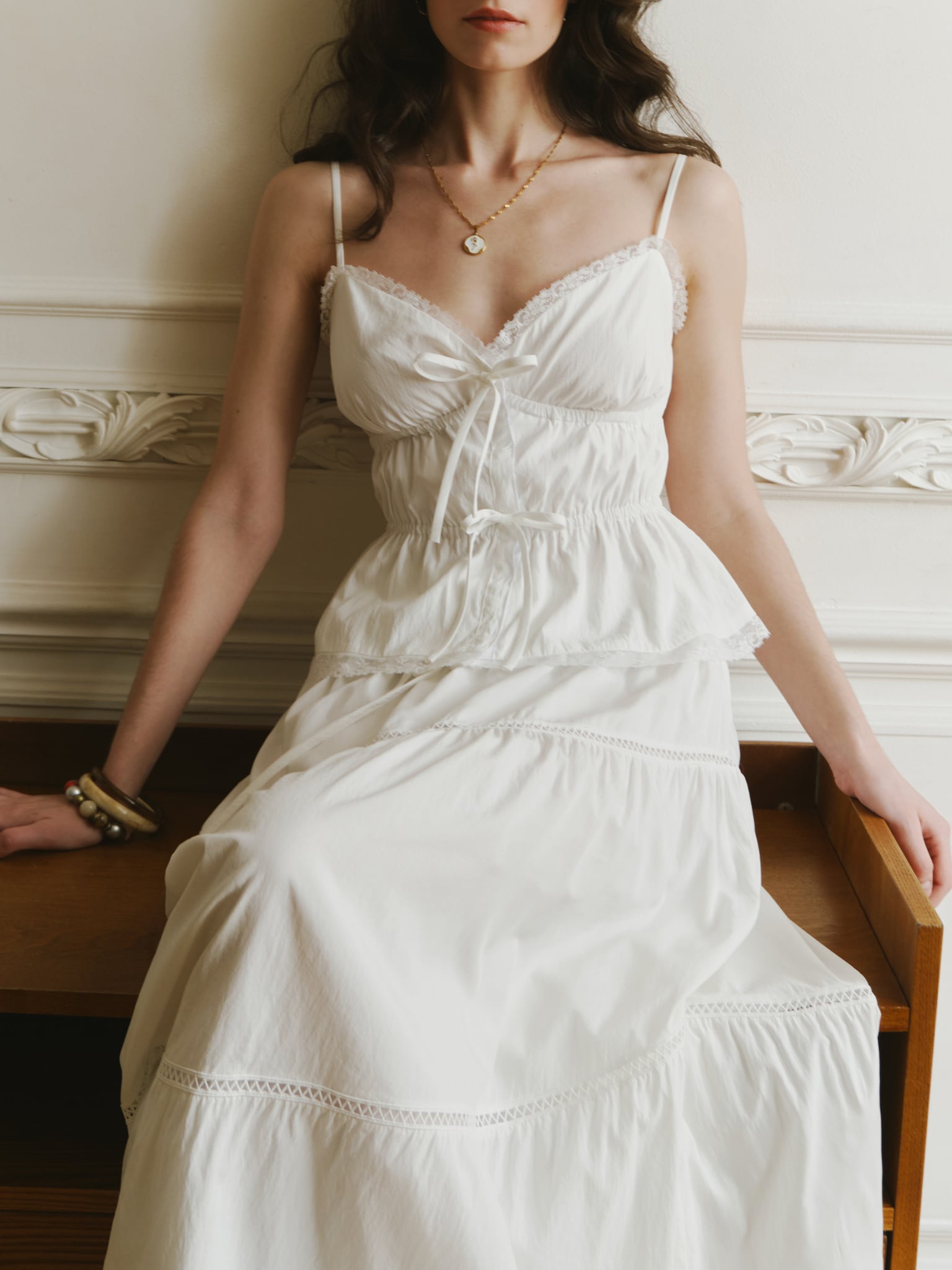 Топ на бретелях с бантами спереди