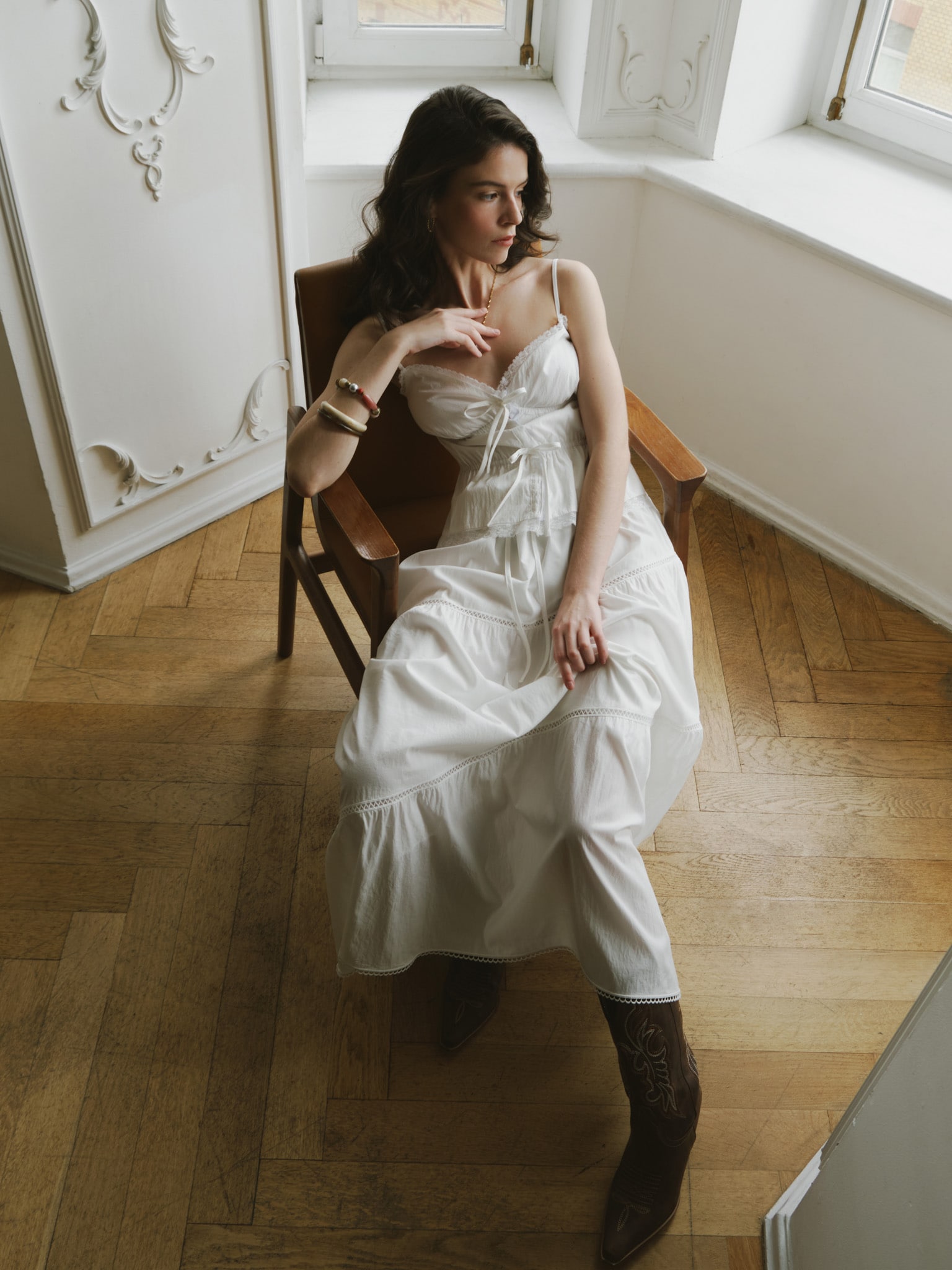 Топ на бретелях с бантами спереди