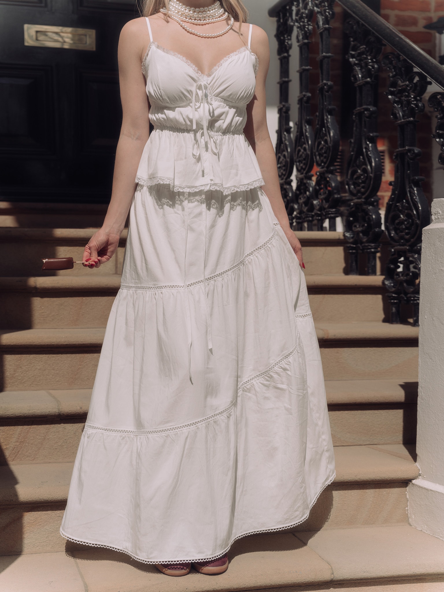 Топ на бретелях с бантами спереди