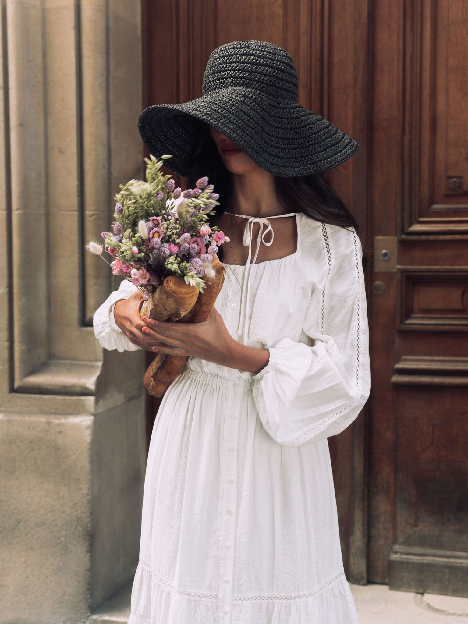 Voluminous maxi dress with collar ties