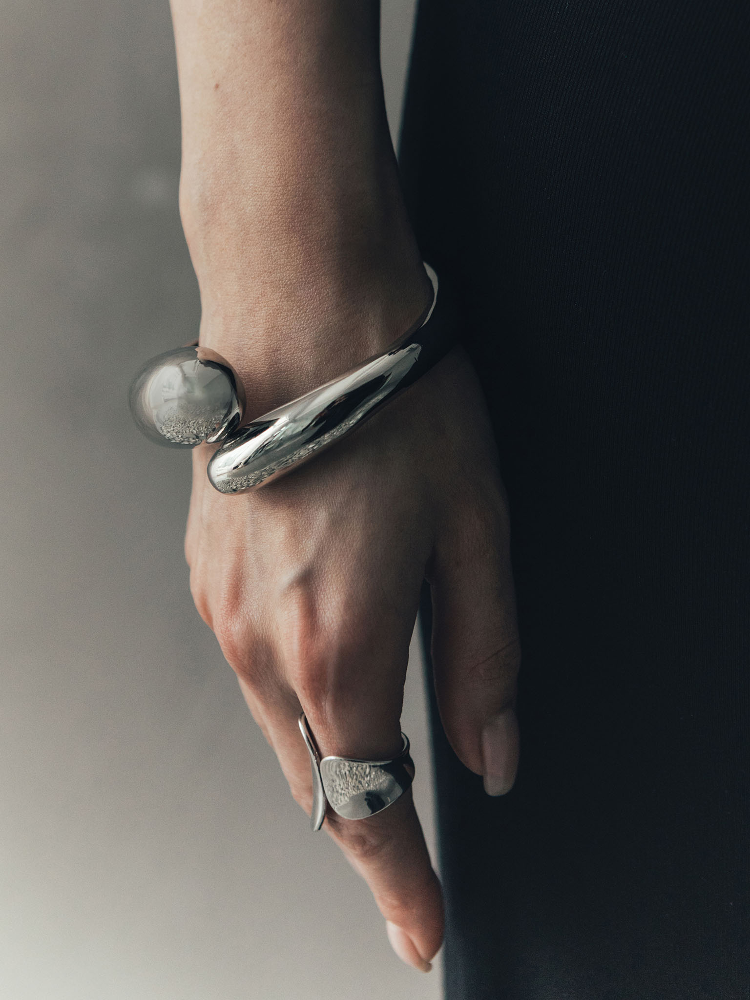 Abstract-shaped bangle bracelet :: LICHI - Online fashion store