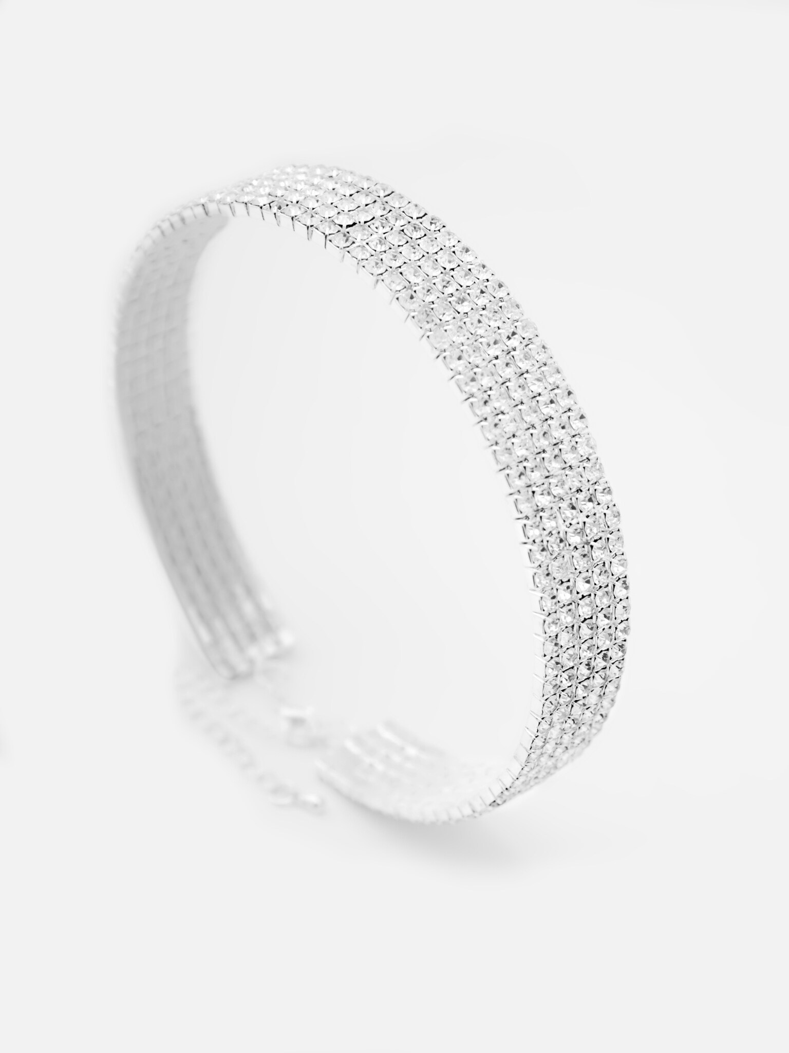 Round rhinestone necklace