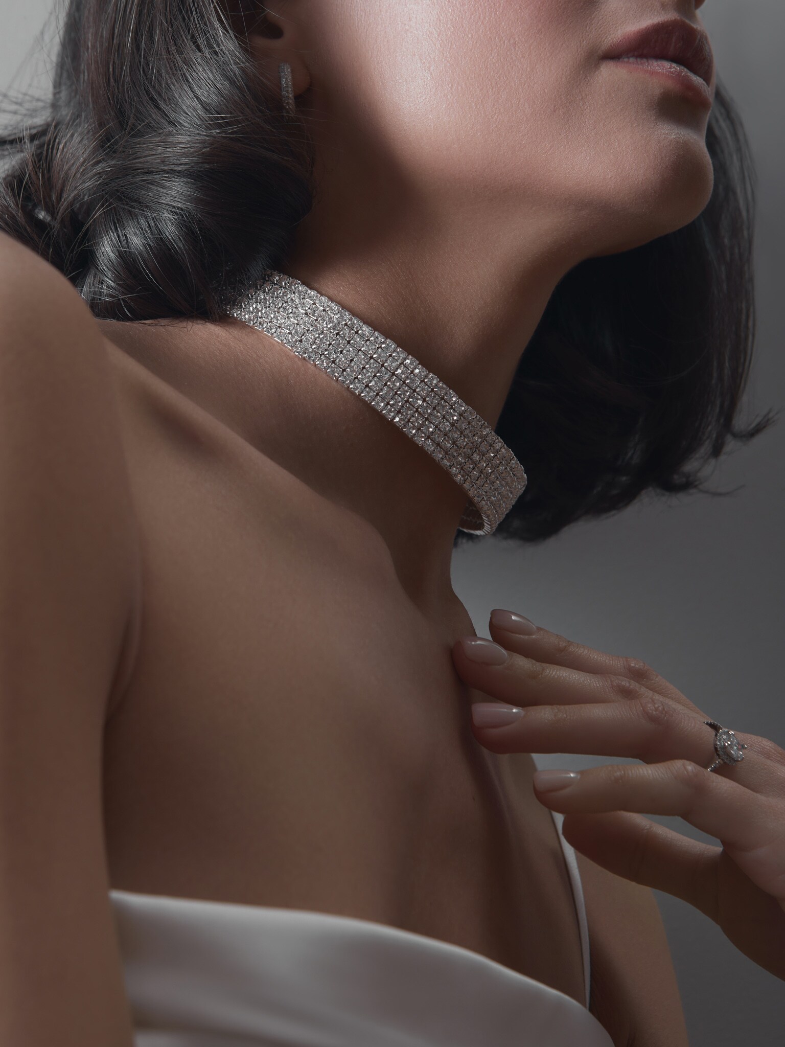 Round rhinestone necklace