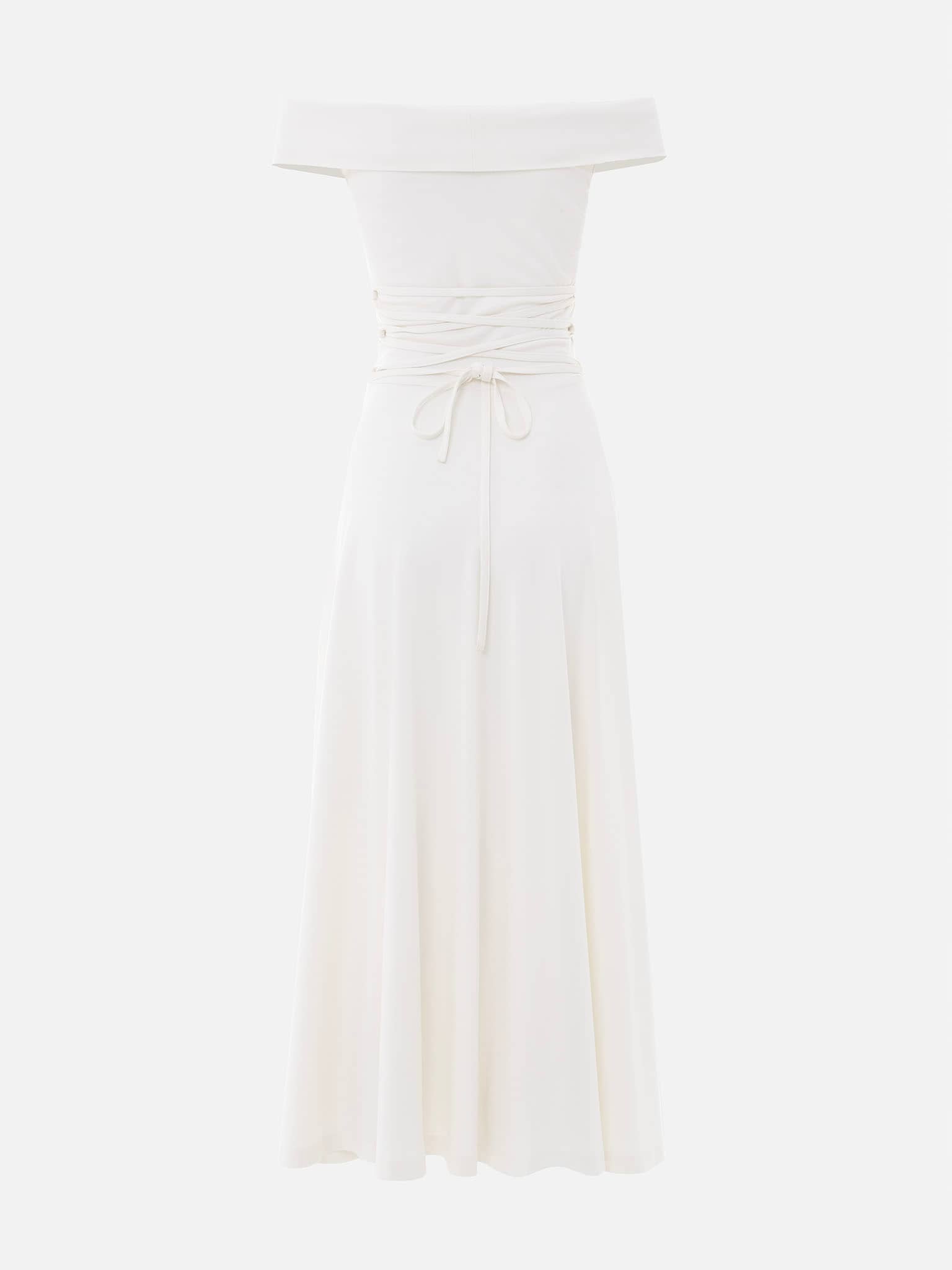 Приталенное платье миди с открытыми плечами