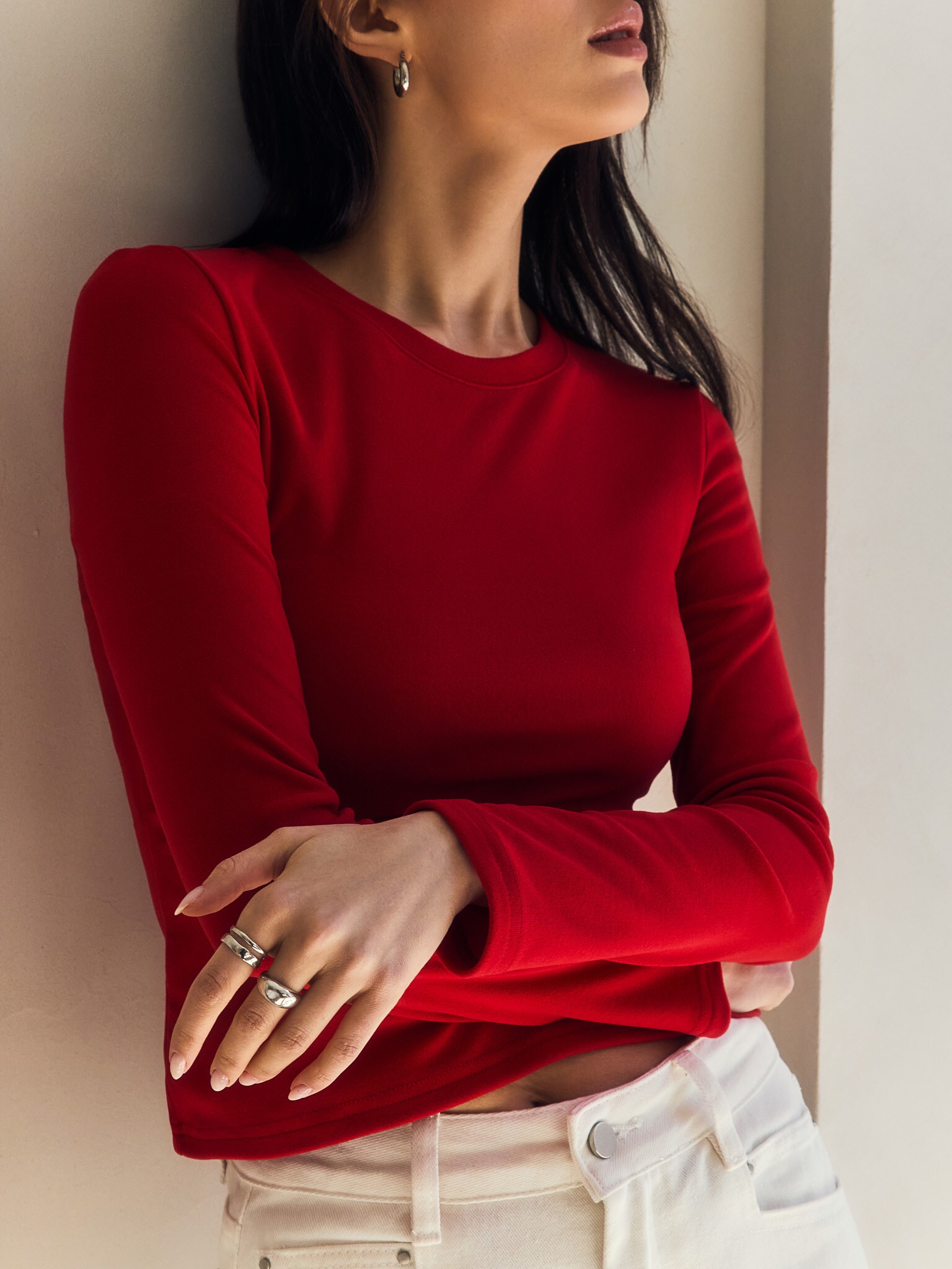 Однотонный лонгслив прилегающего кроя :: LICHI - Online fashion store