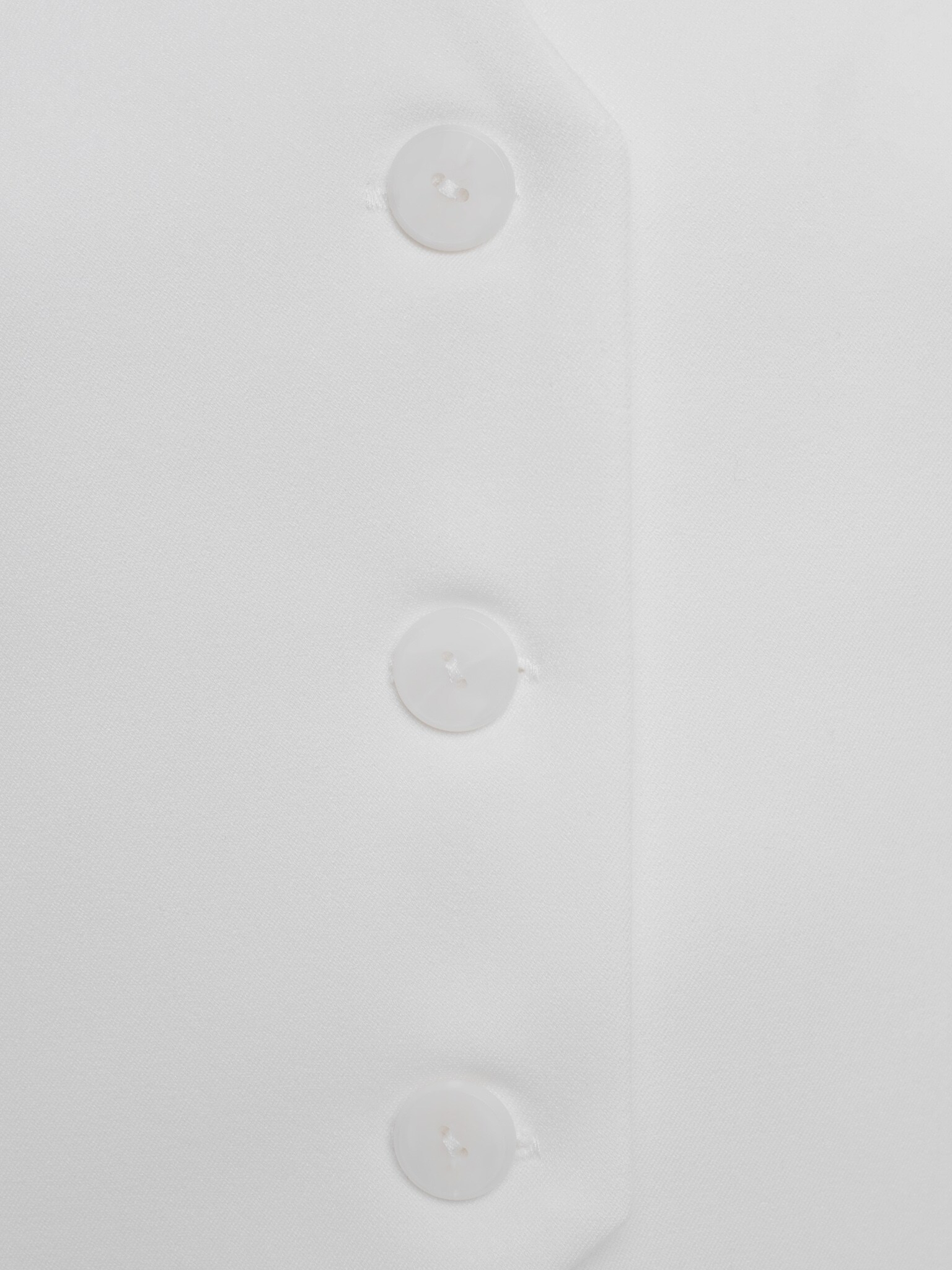 Приталенный жилет с открытыми плечами