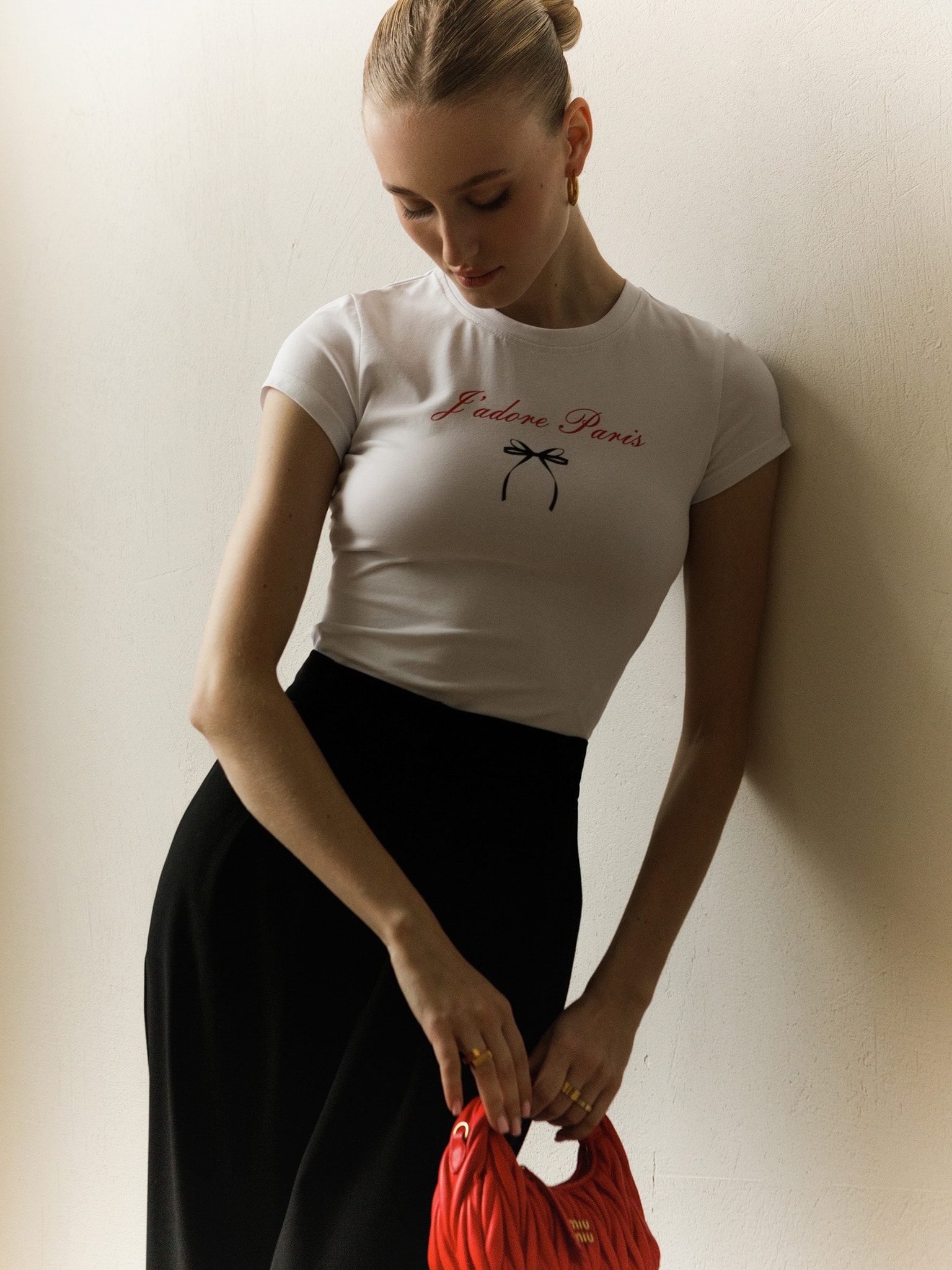 Cropped fitted T-shirt with lettering