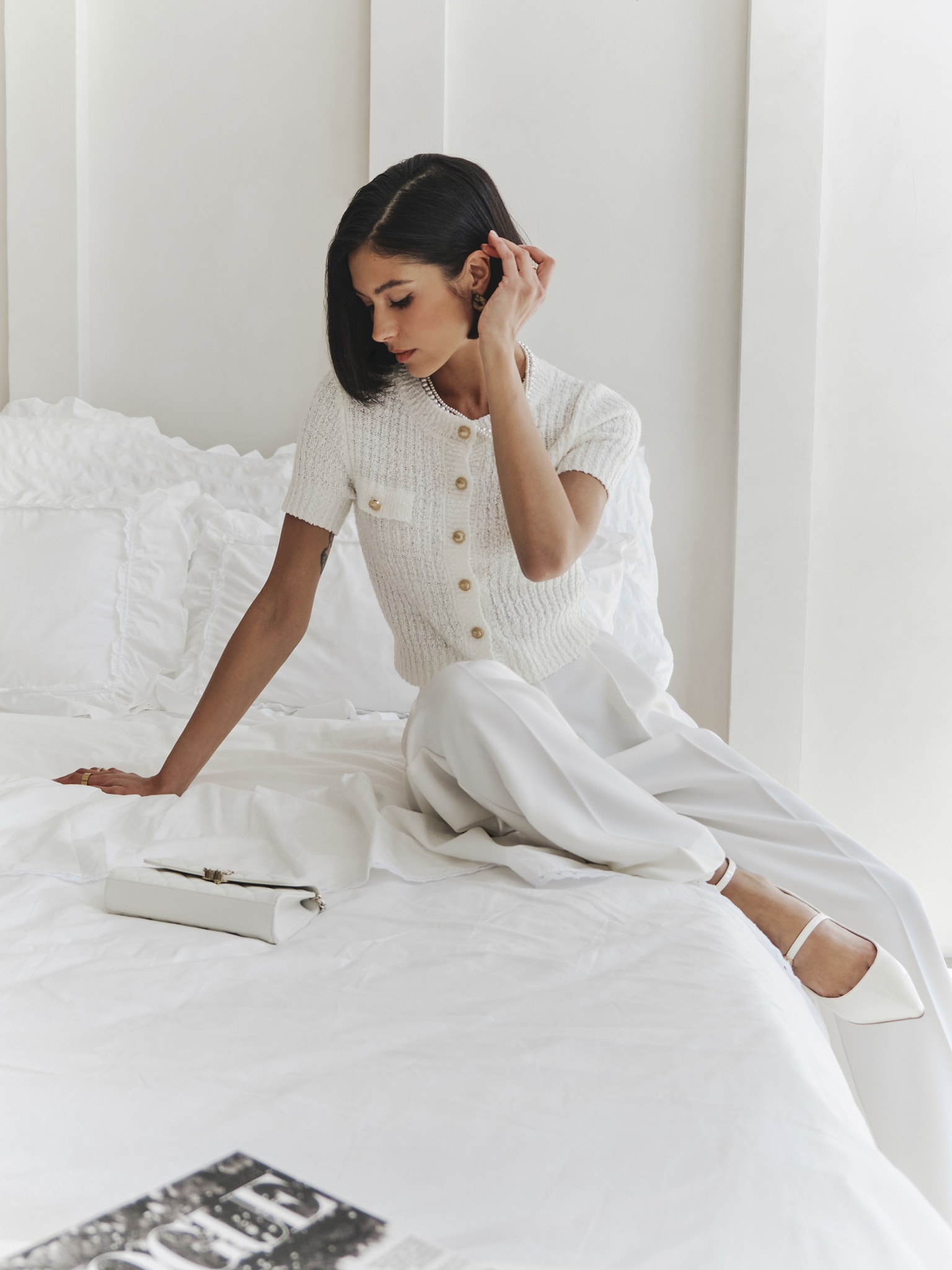 Jersey cardigan with short sleeves and large buttons