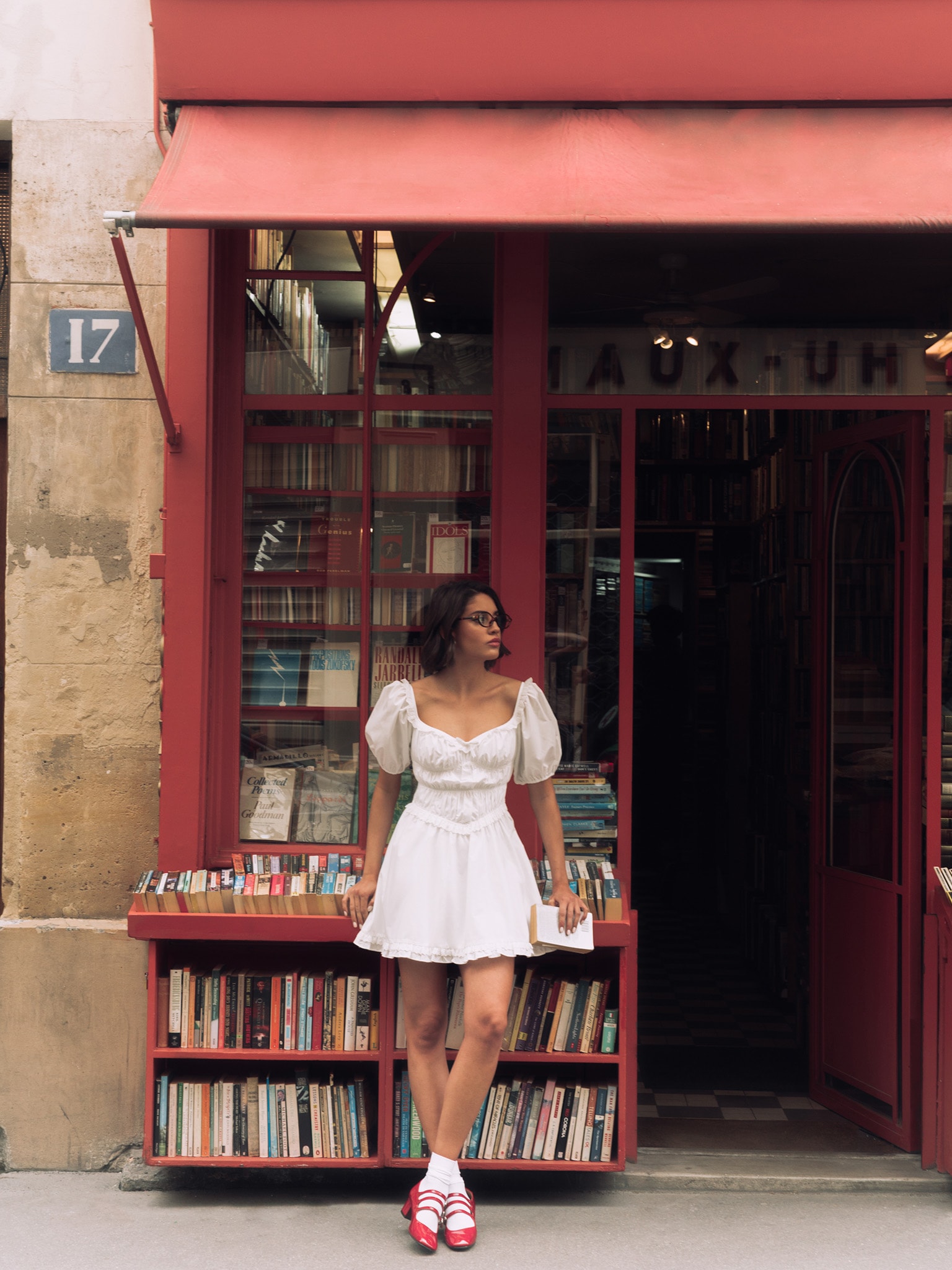 Mini dress with elasticated waist and lace ruffles