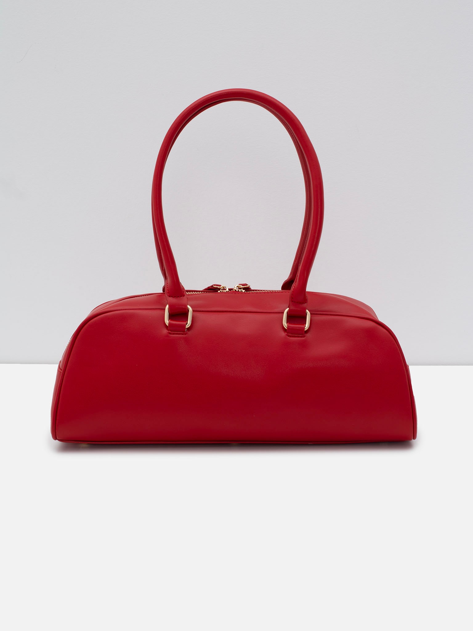 Long baguette bag with thin handles