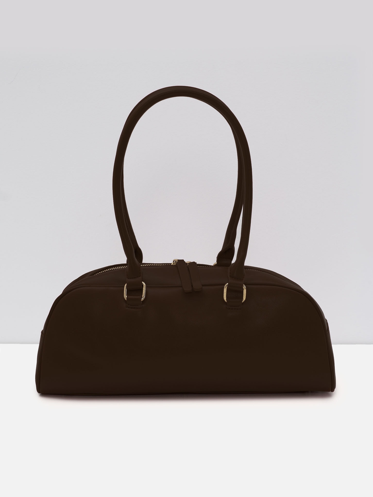 Long baguette bag with thin handles