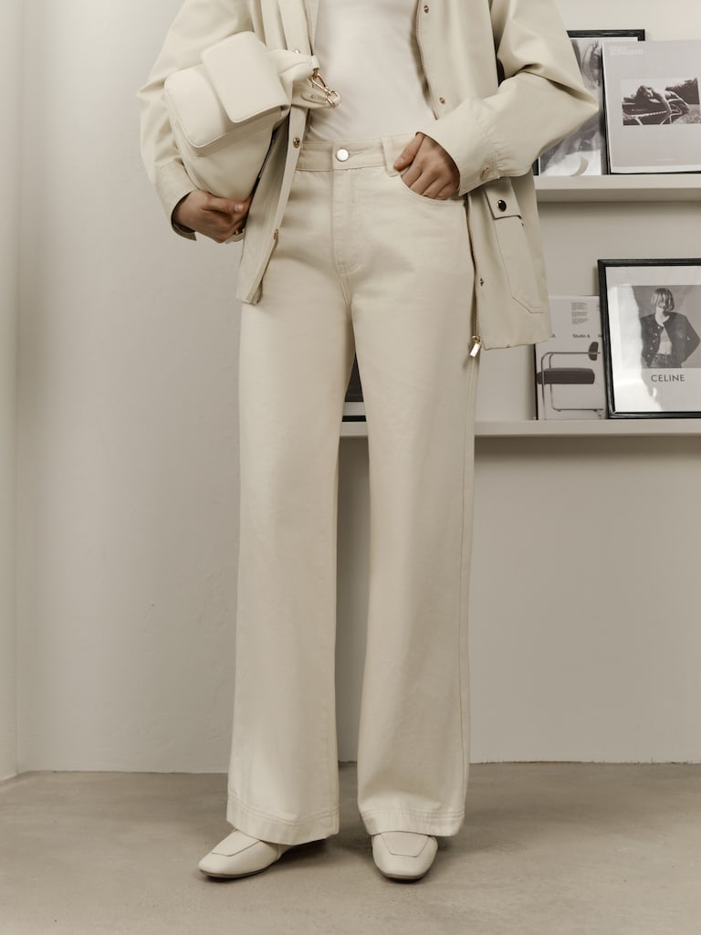 Свободные джинсы на средней посадке