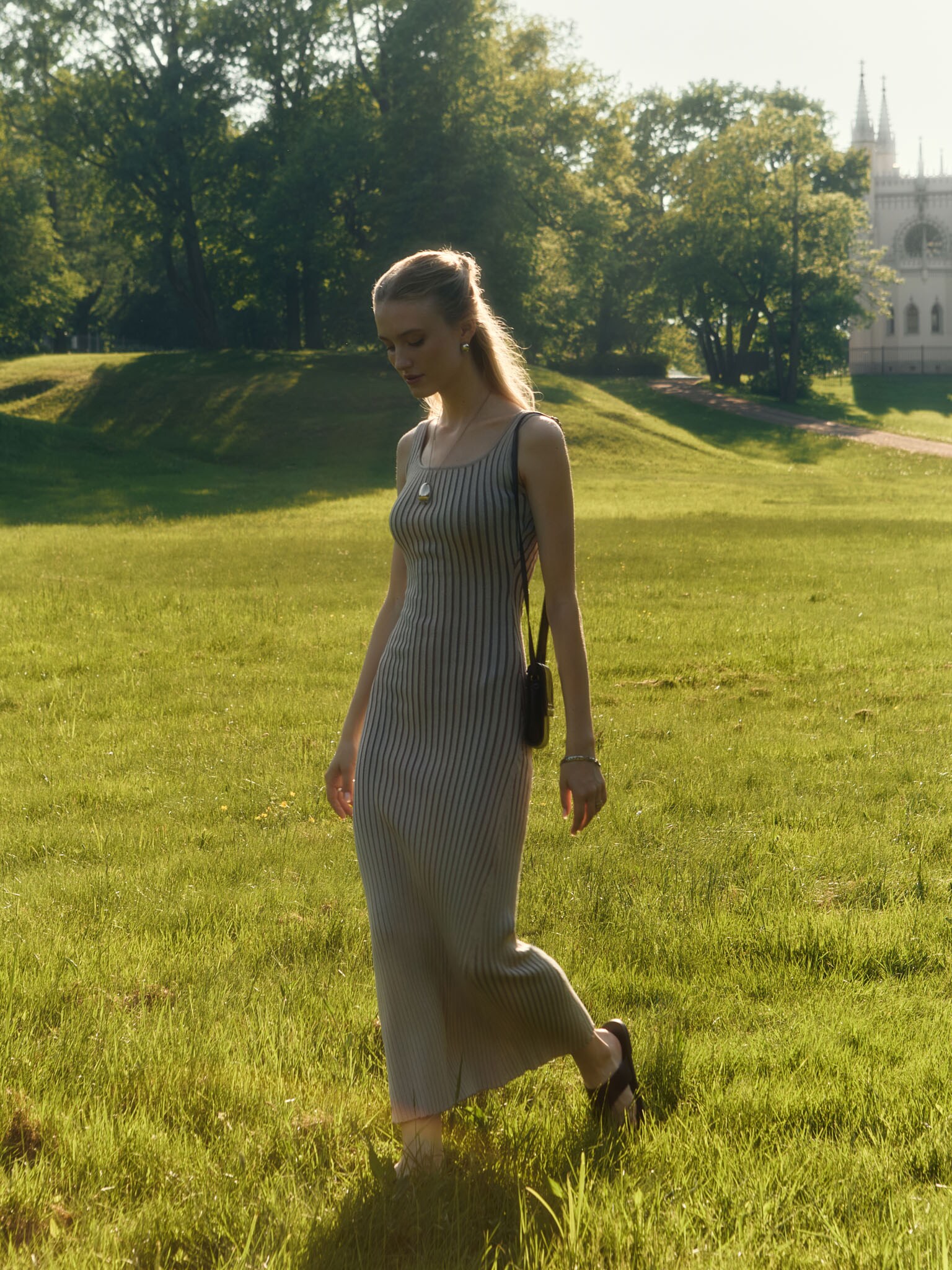 Платье миди из трикотажа в рубчик :: LICHI - Online fashion store