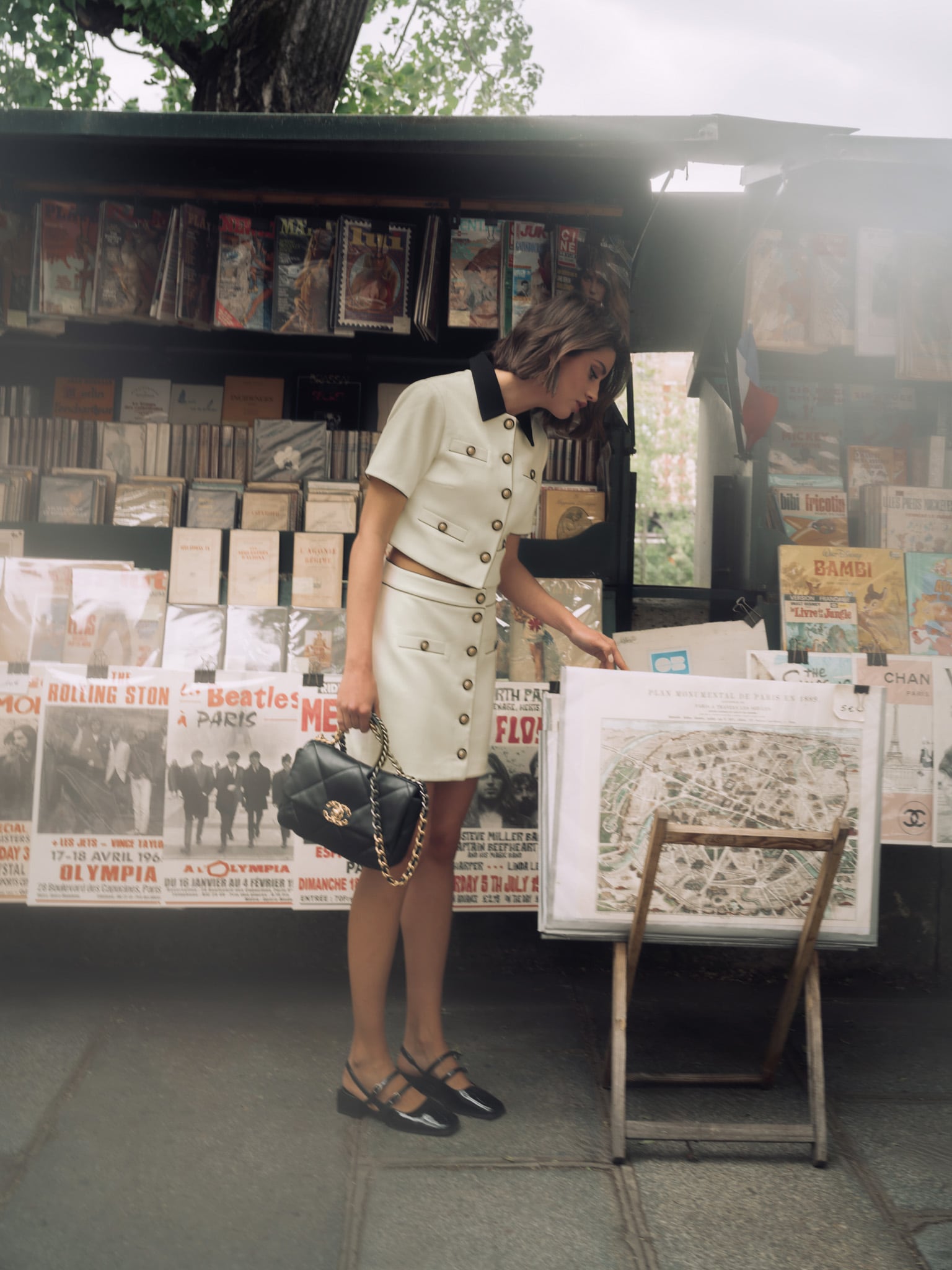 Однобортный жакет с короткими рукавами и контрастным декором