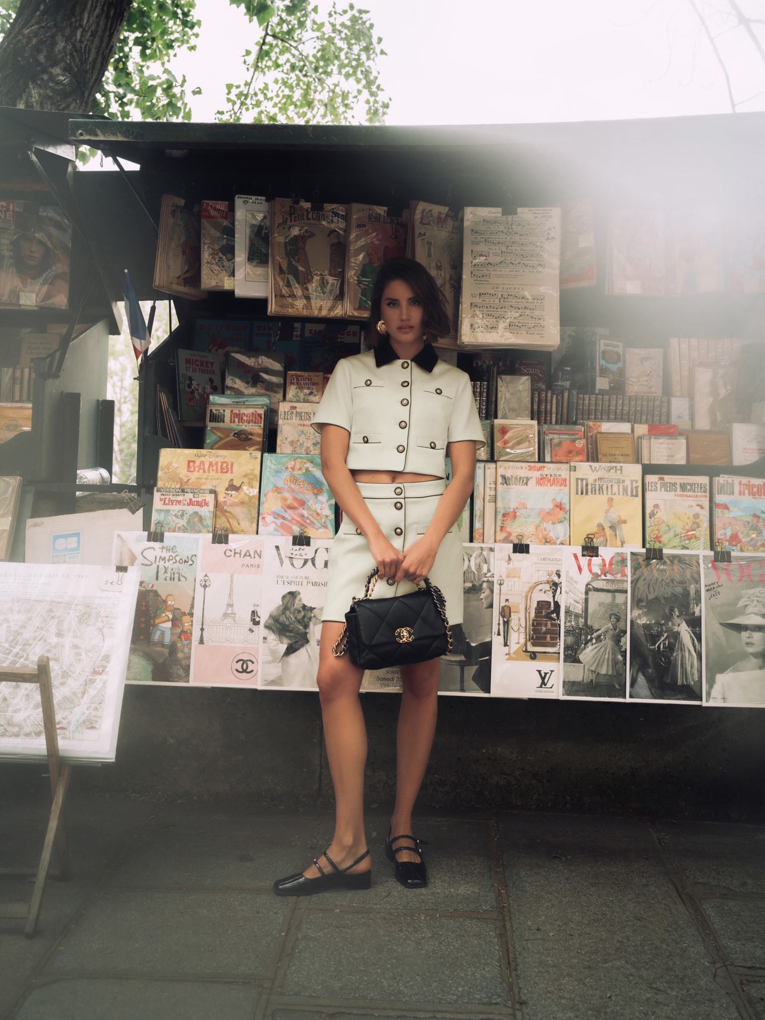 Однобортный жакет с короткими рукавами и контрастным декором