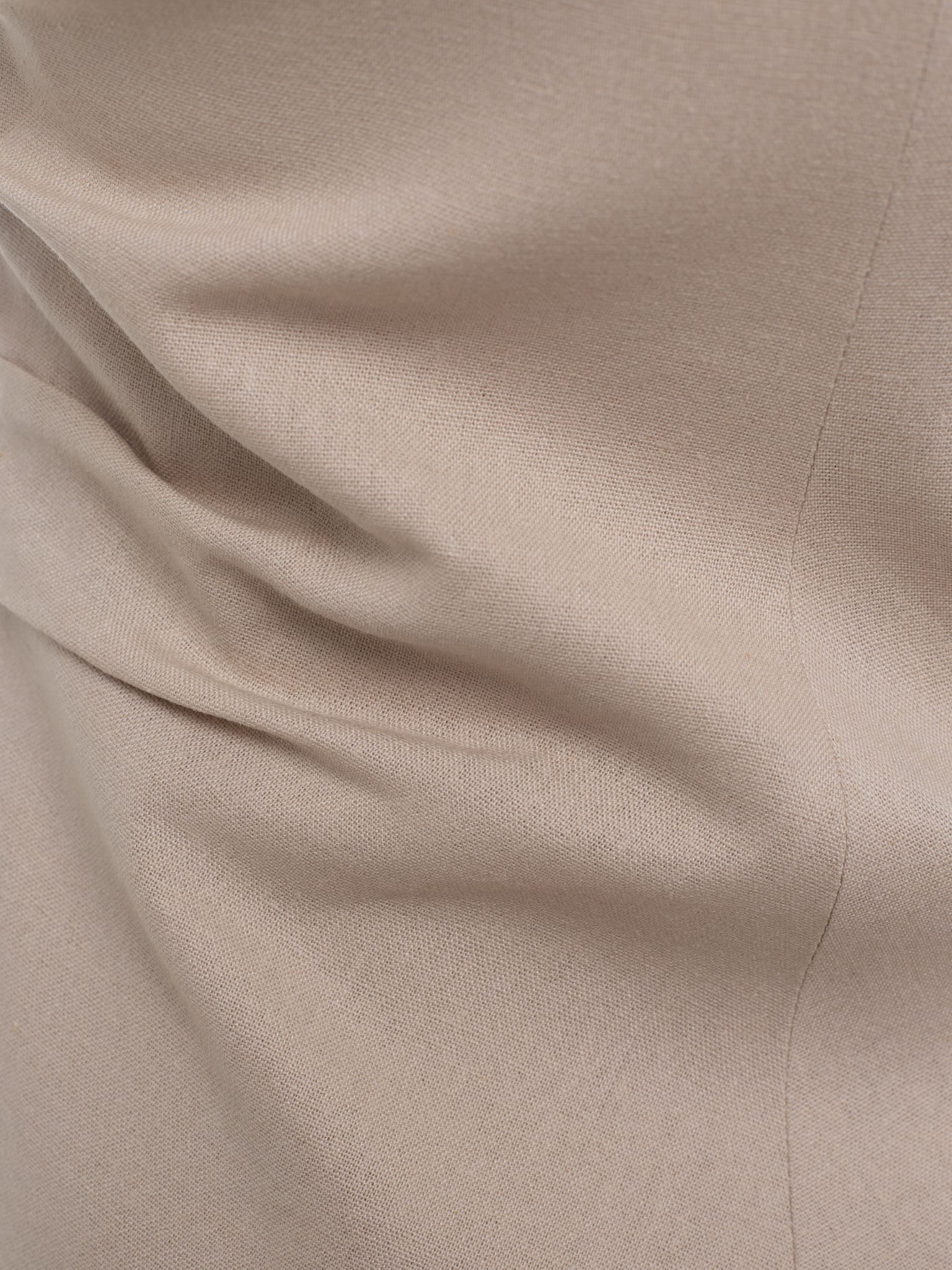 Льняной жилет приталенного кроя