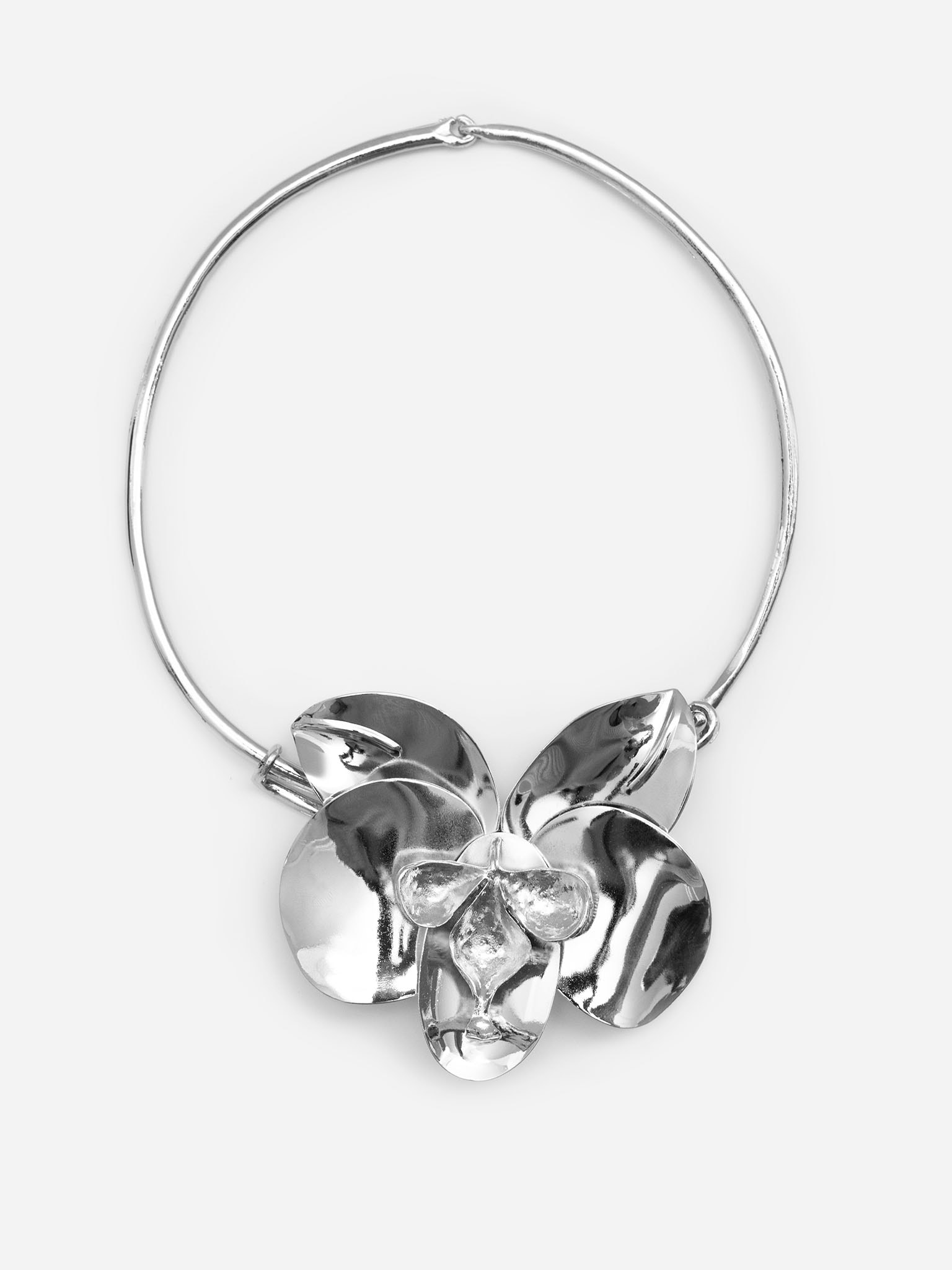 Серебристый Серебристый