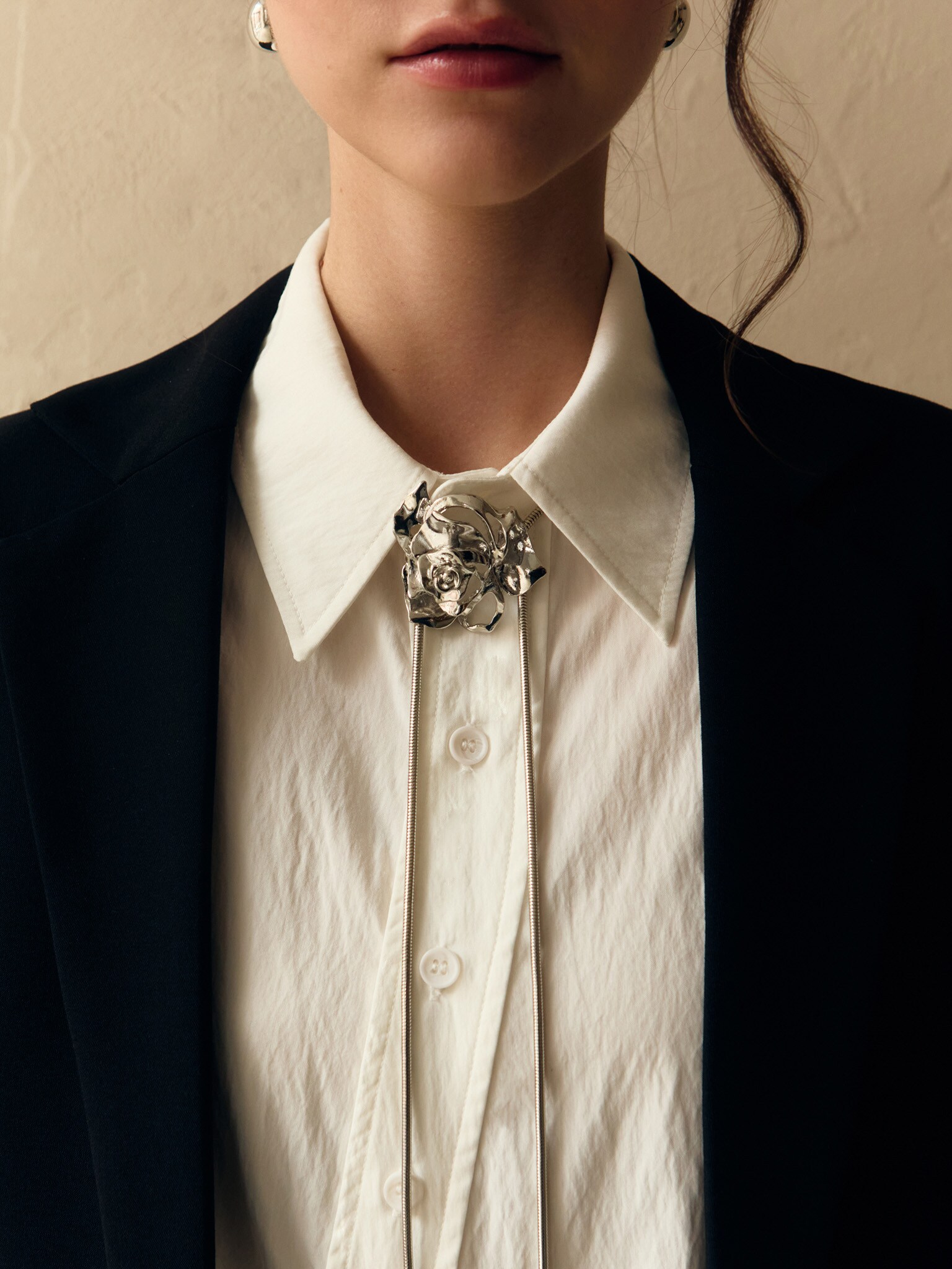 Long silvertone necklace with large flower :: LICHI Online