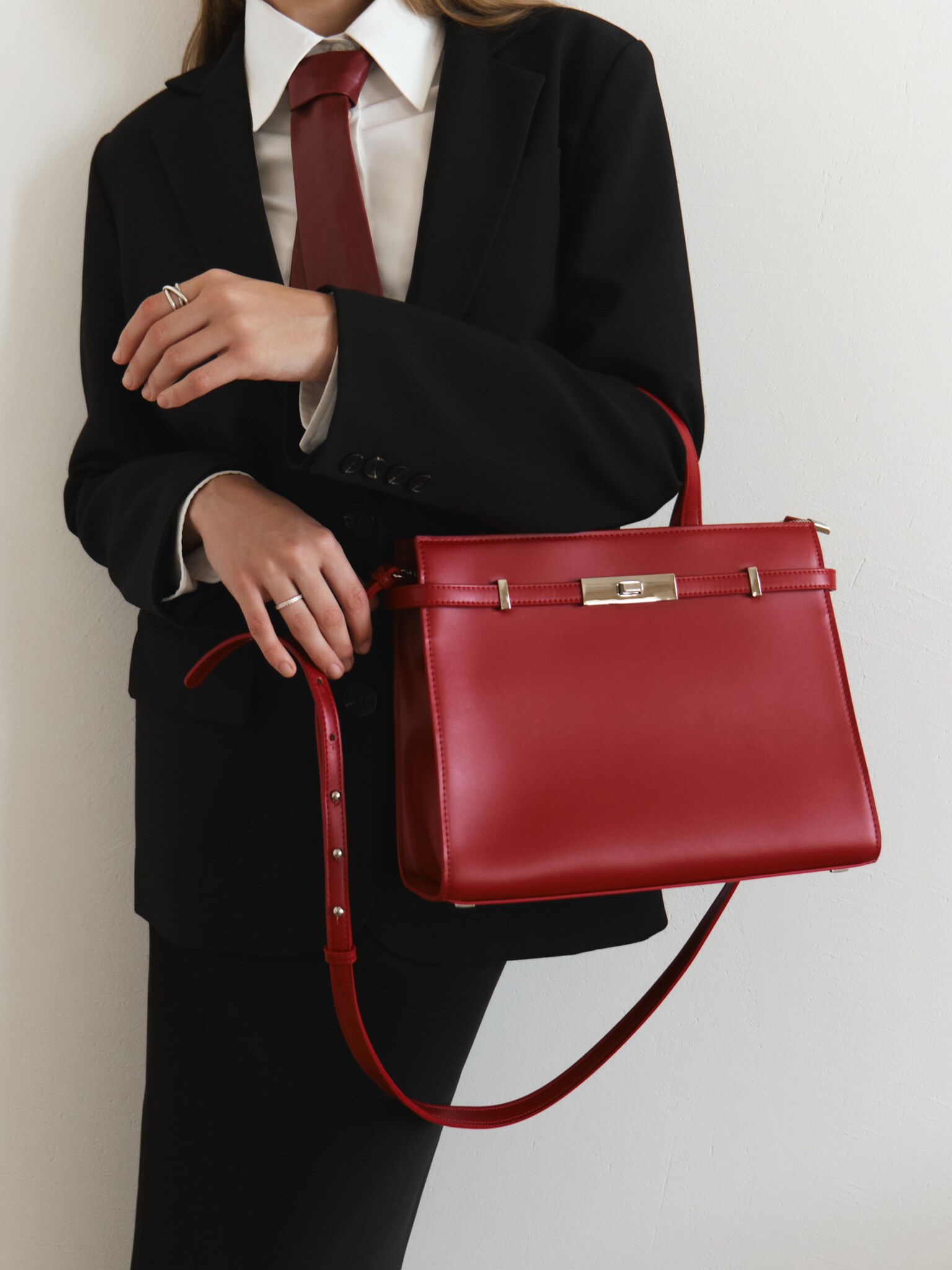 Прямоугольная сумка с металлической застежкой