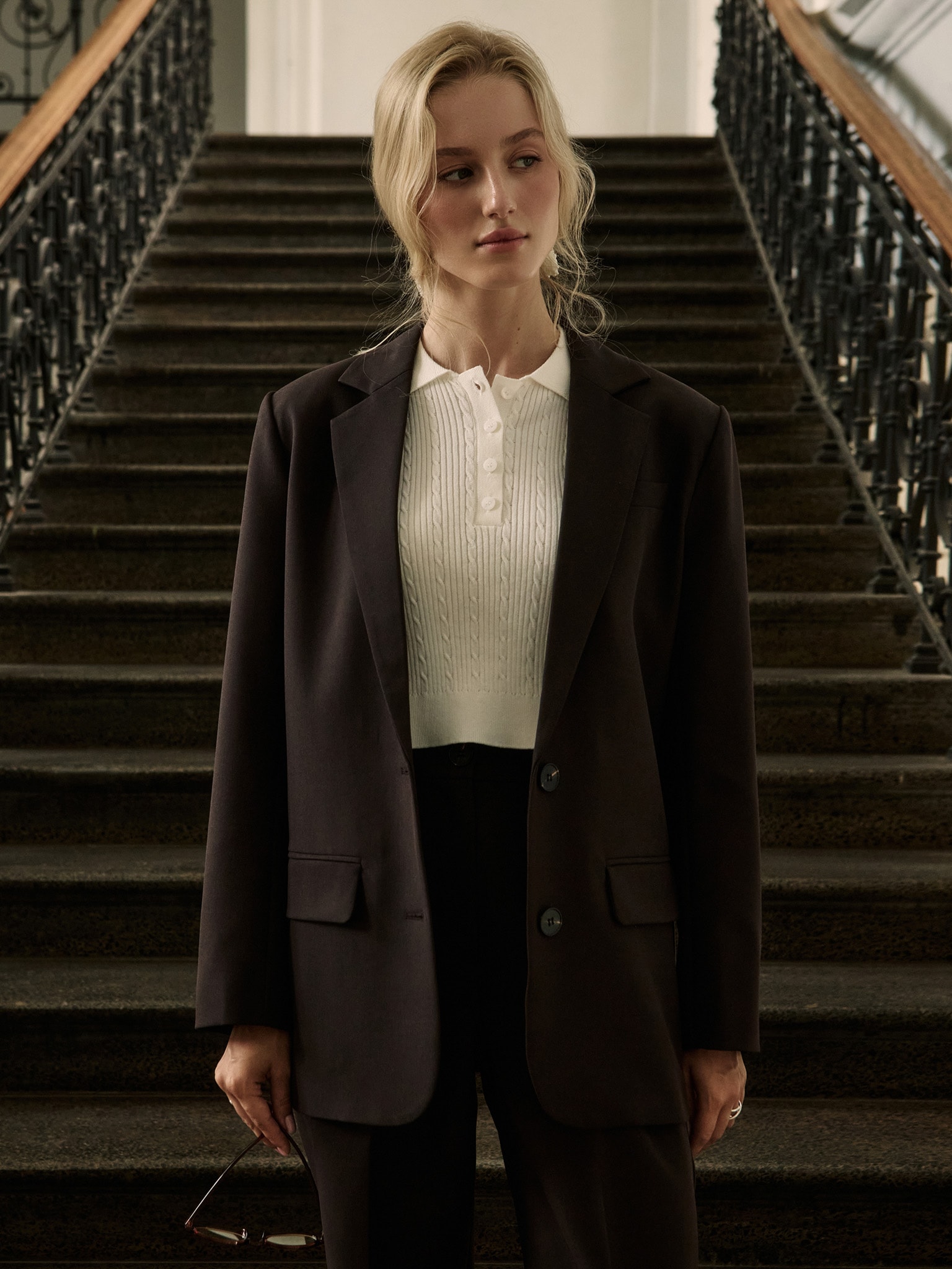 Einreihige Anzugjacke mit übergroßen Knöpfen