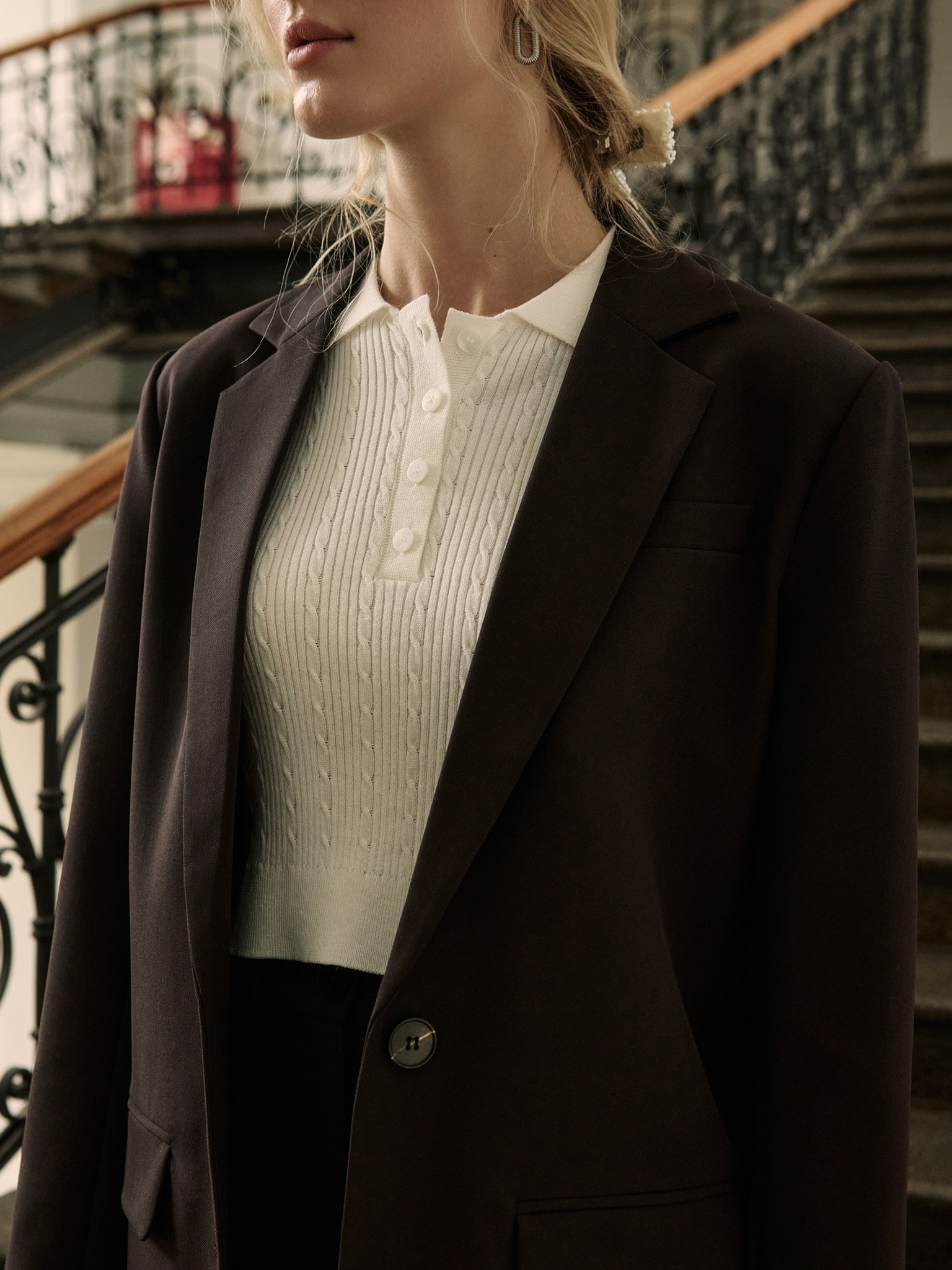 Einreihige Anzugjacke mit übergroßen Knöpfen