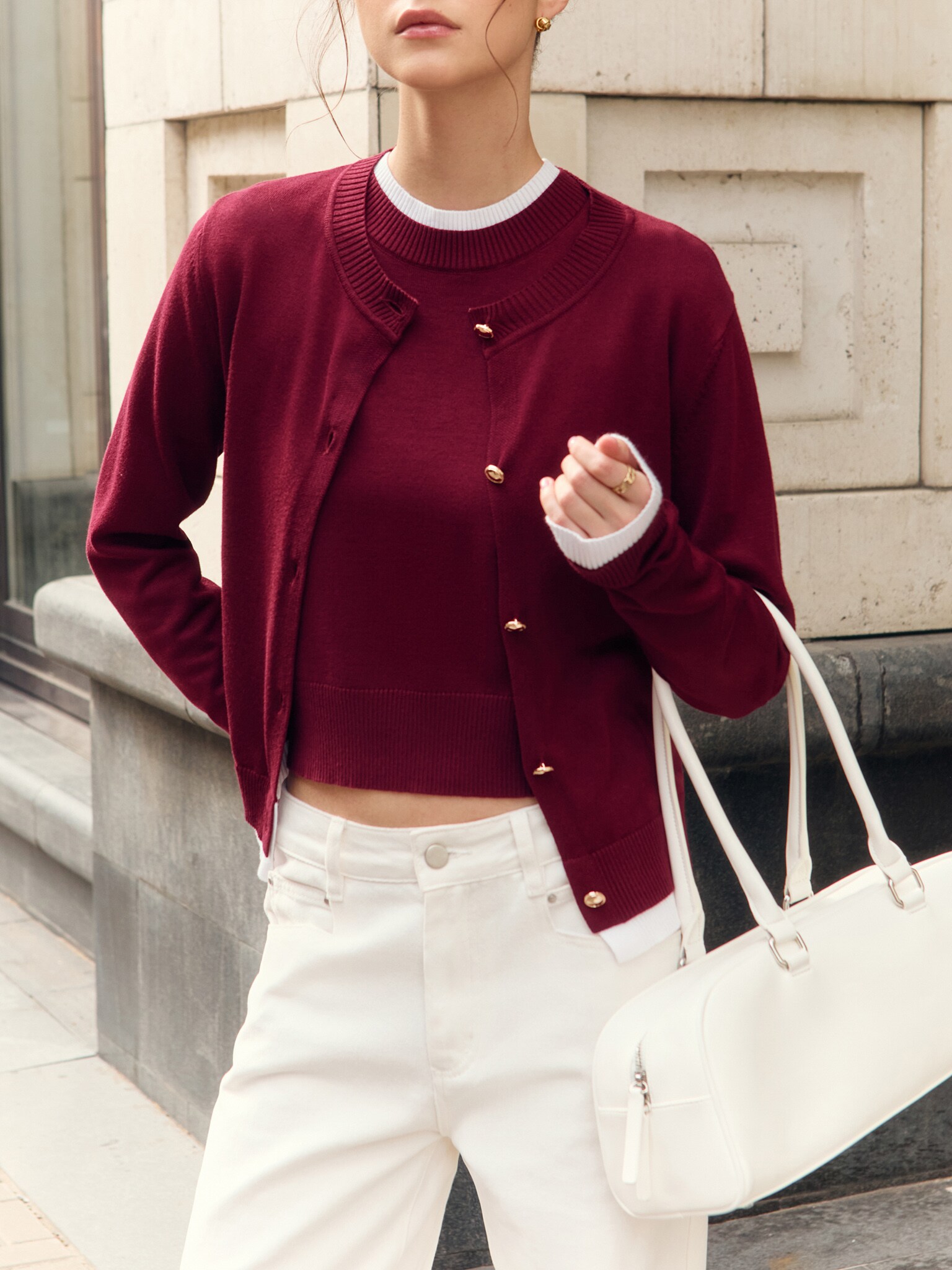 Knitted jersey T-shirt with contrast edging on the collar