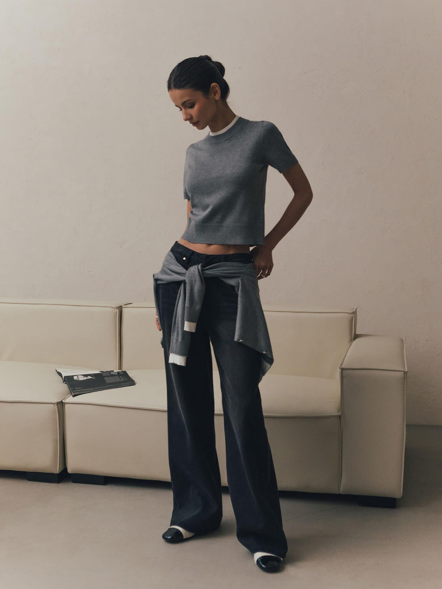 Knitted jersey T-shirt with contrast edging on the collar