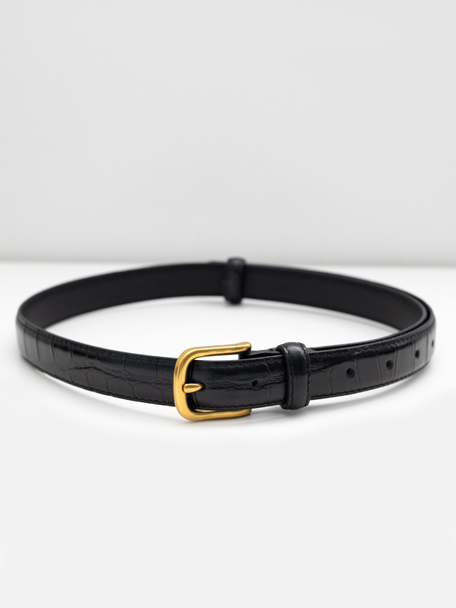 Textured leather belt with metal buckle :: LICHI - Online Textured leather belt with metal buckle :: LICHI - Online