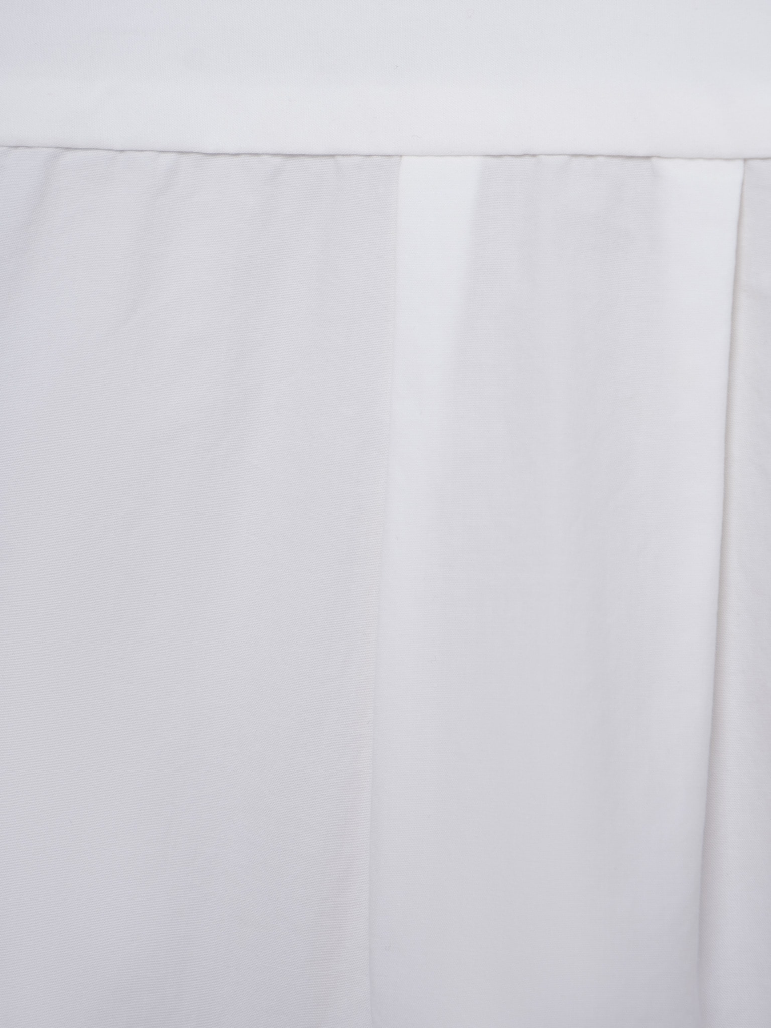 Приталенная рубашка с асимметричной застежкой