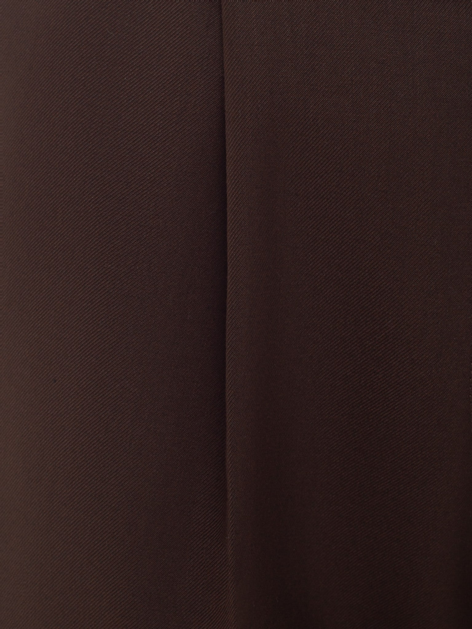 Брюки прямого кроя с защипами и стрелками