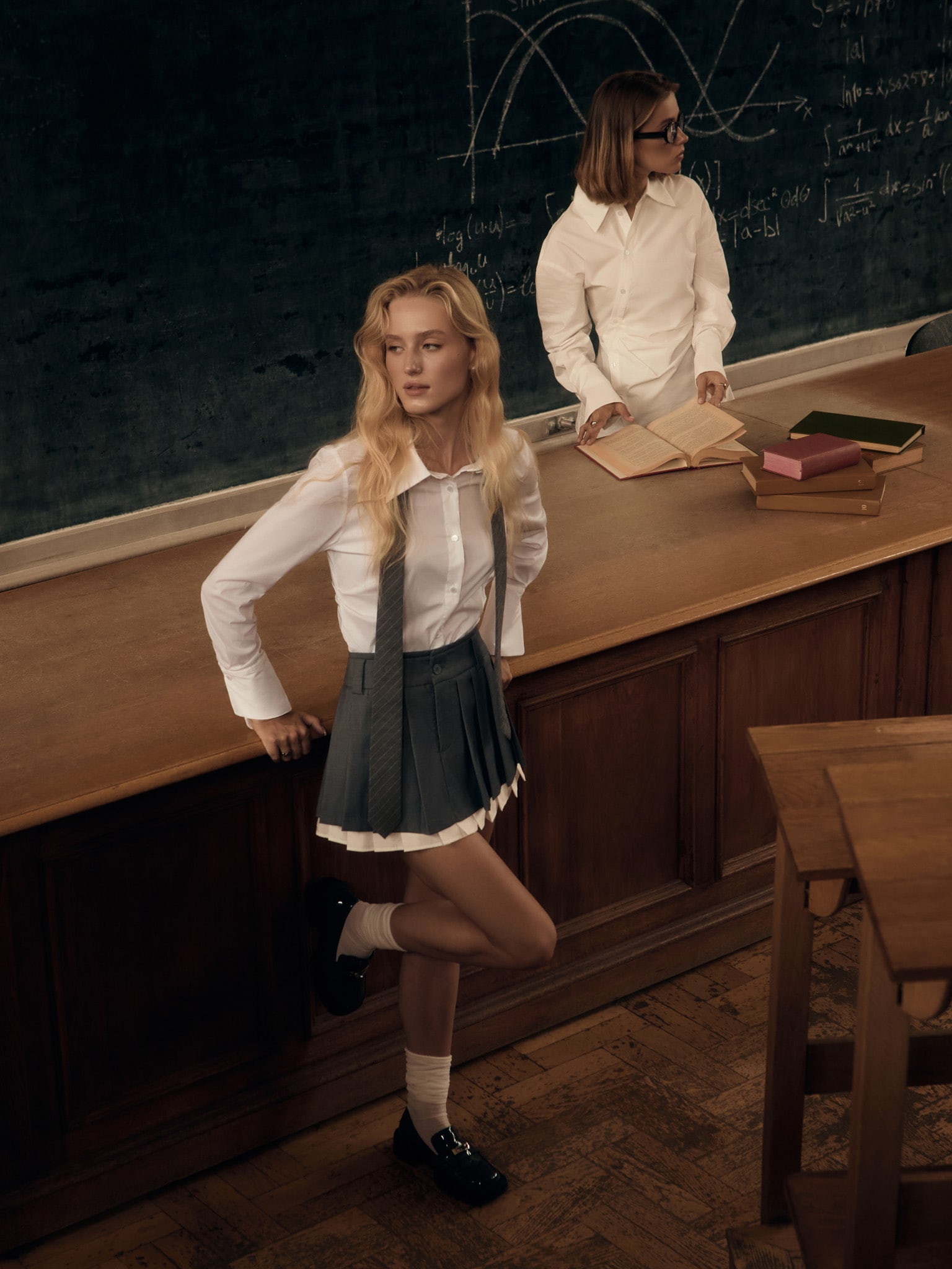 Приталенная рубашка со складками по бокам