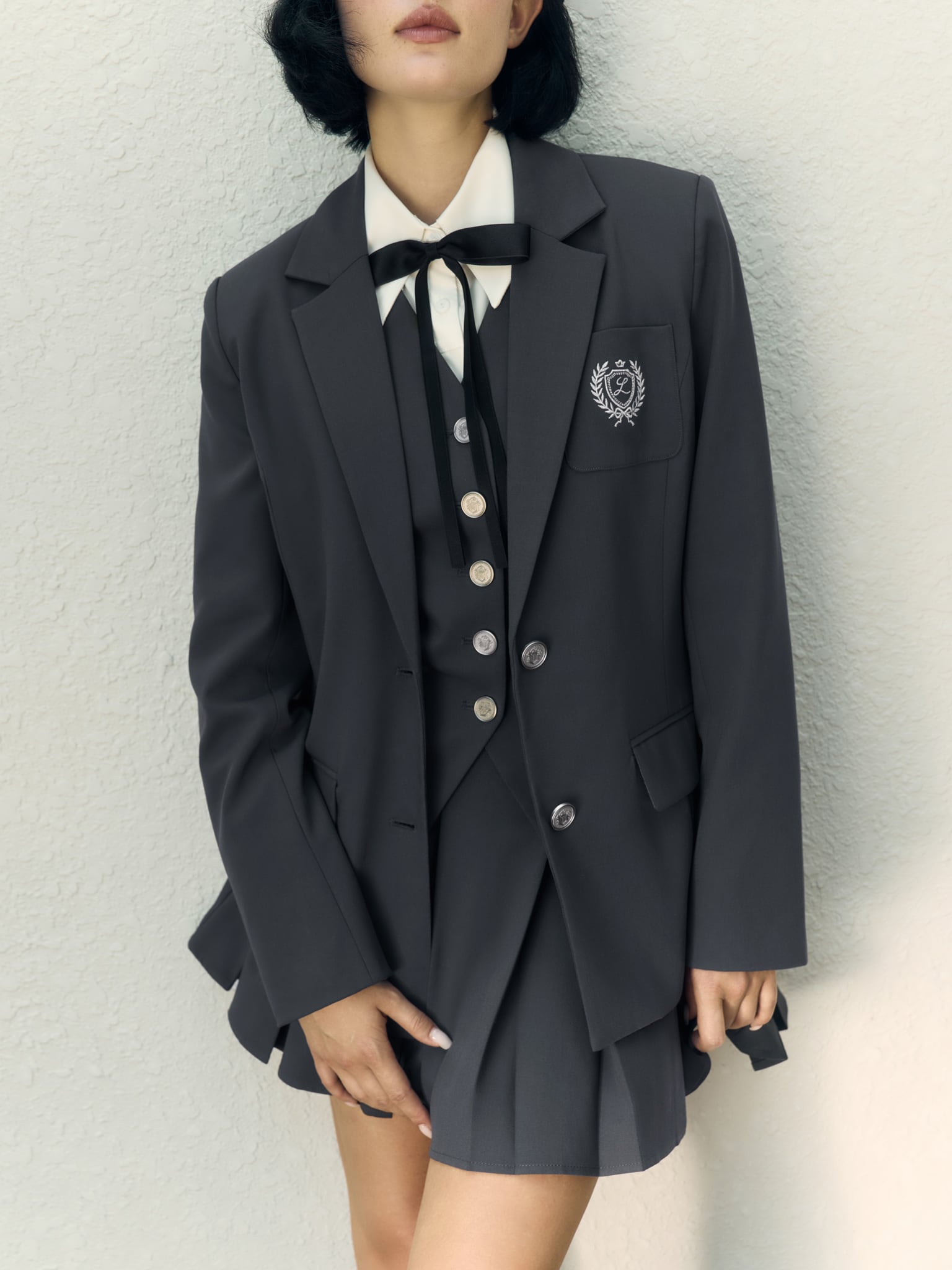 Single-breasted jacket with pocket embroidery