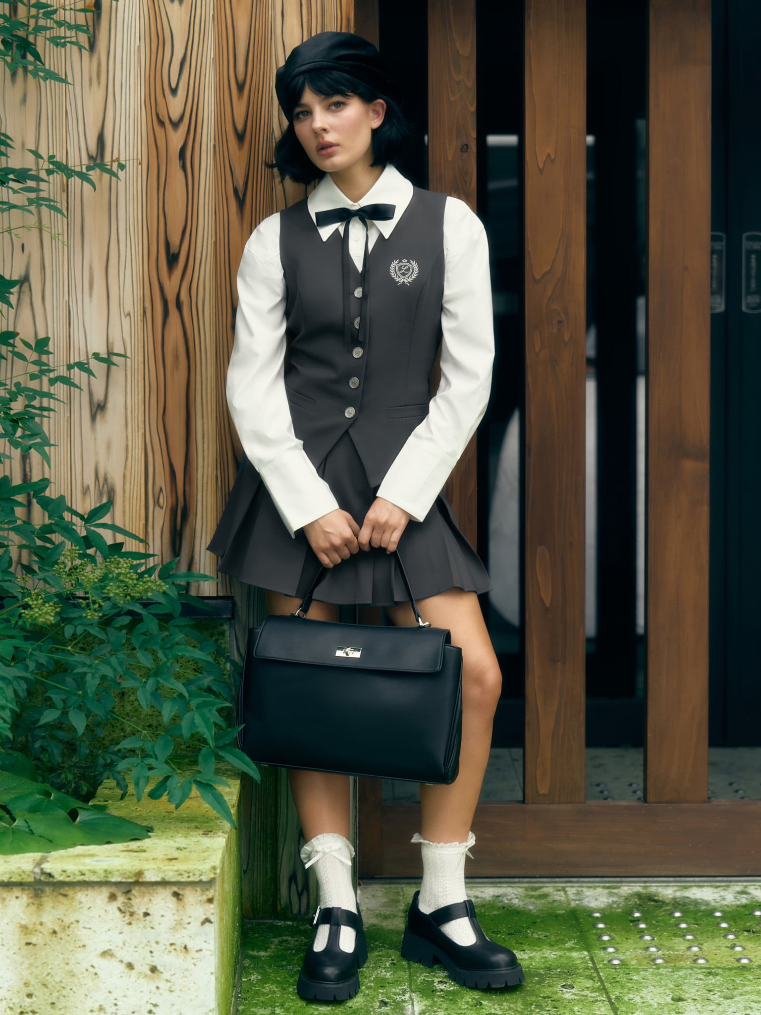 Suiting waistcoat with chest embroidery