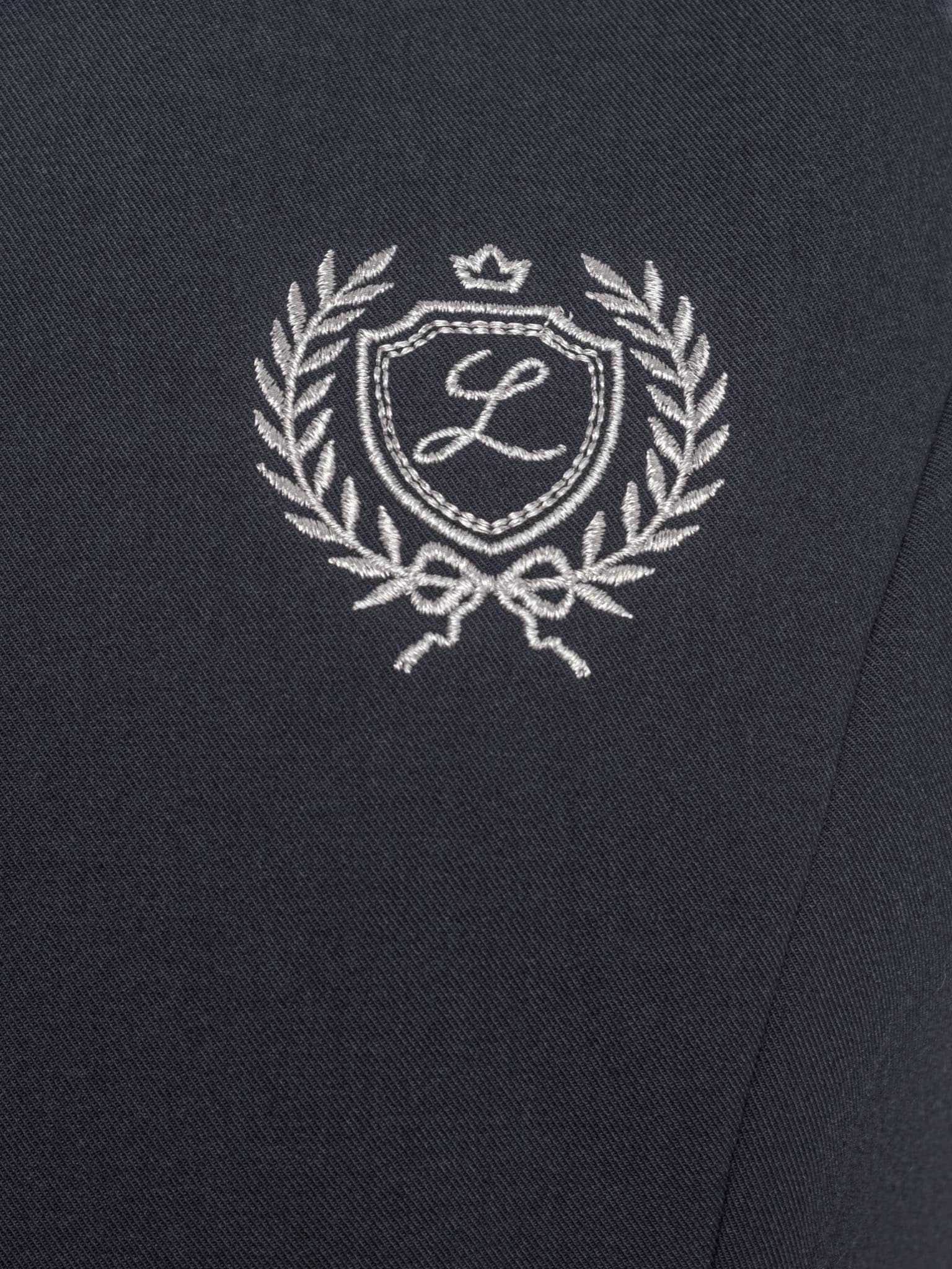 Suiting waistcoat with chest embroidery