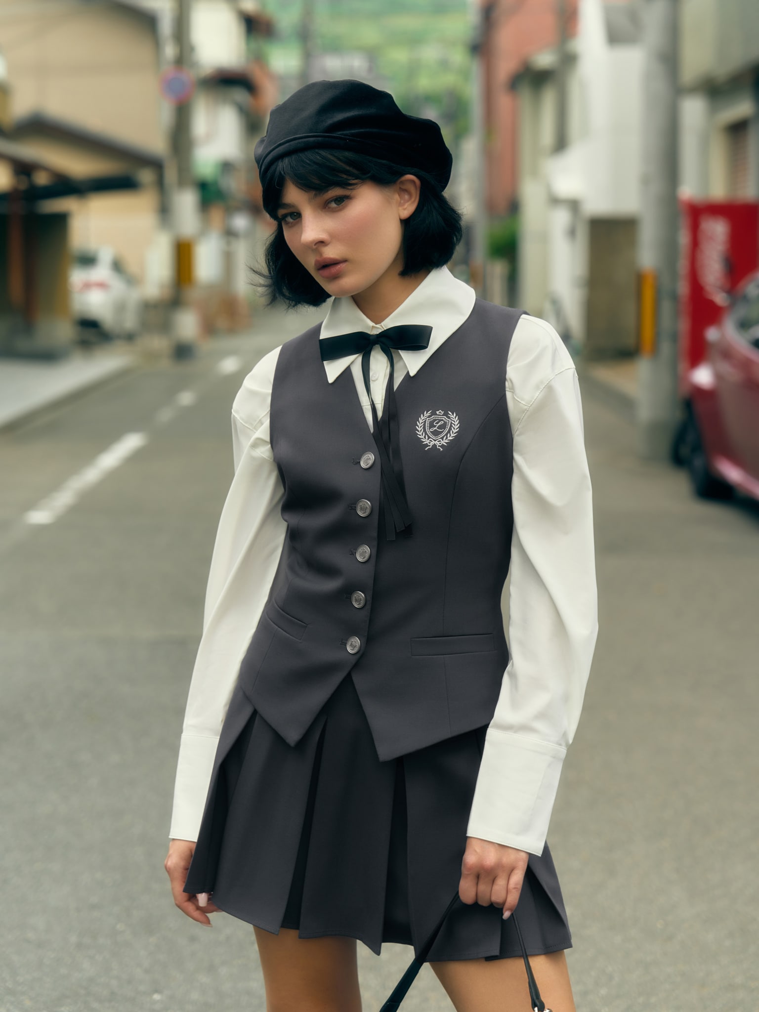 Suiting waistcoat with chest embroidery