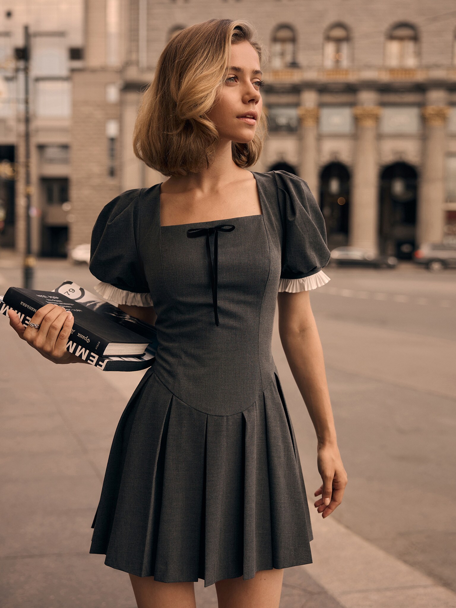 Mini dress with puff sleeves and pleated cuffs