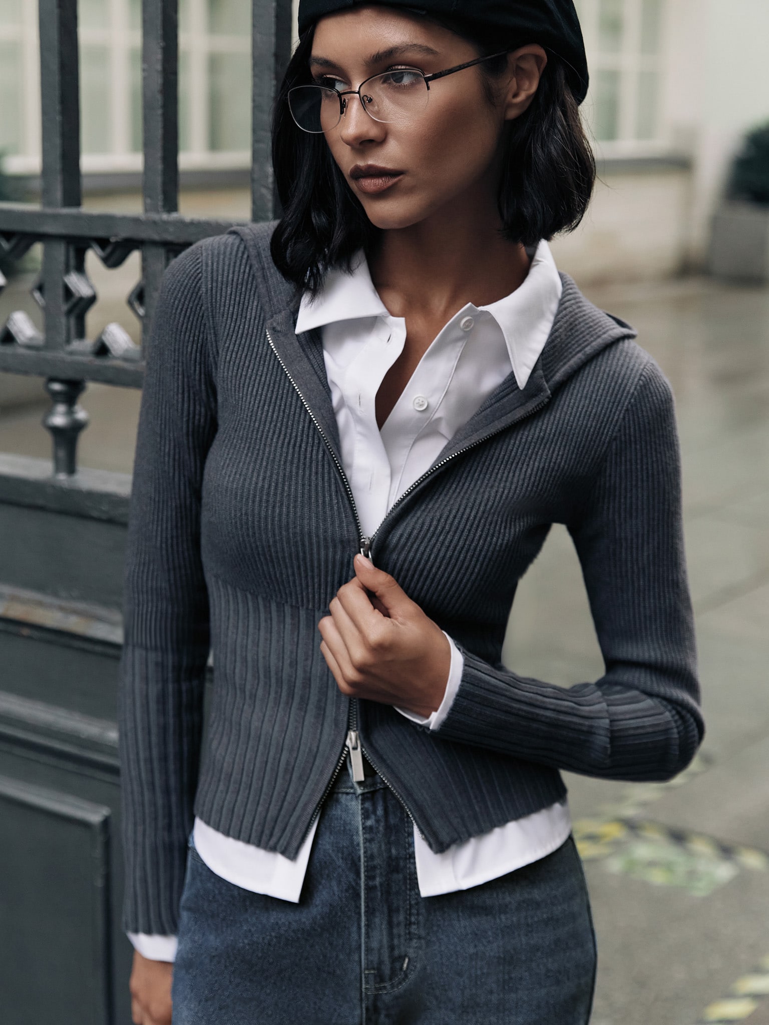 Трикотажный кардиган в рубчик на молнии