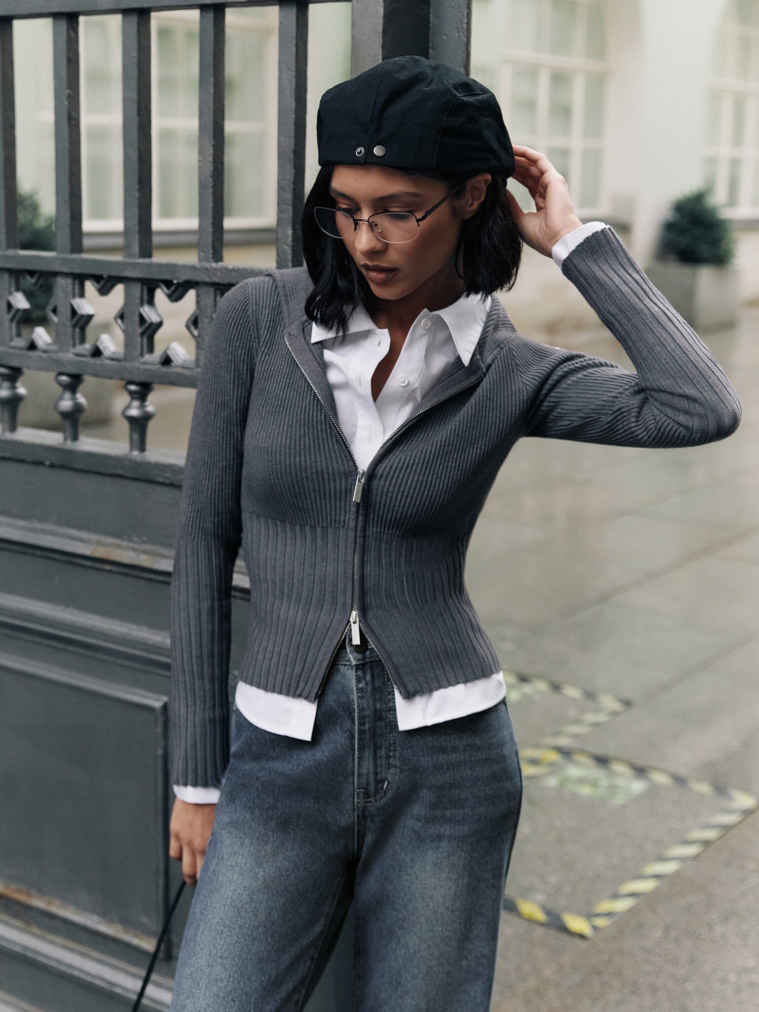 Трикотажный кардиган в рубчик на молнии