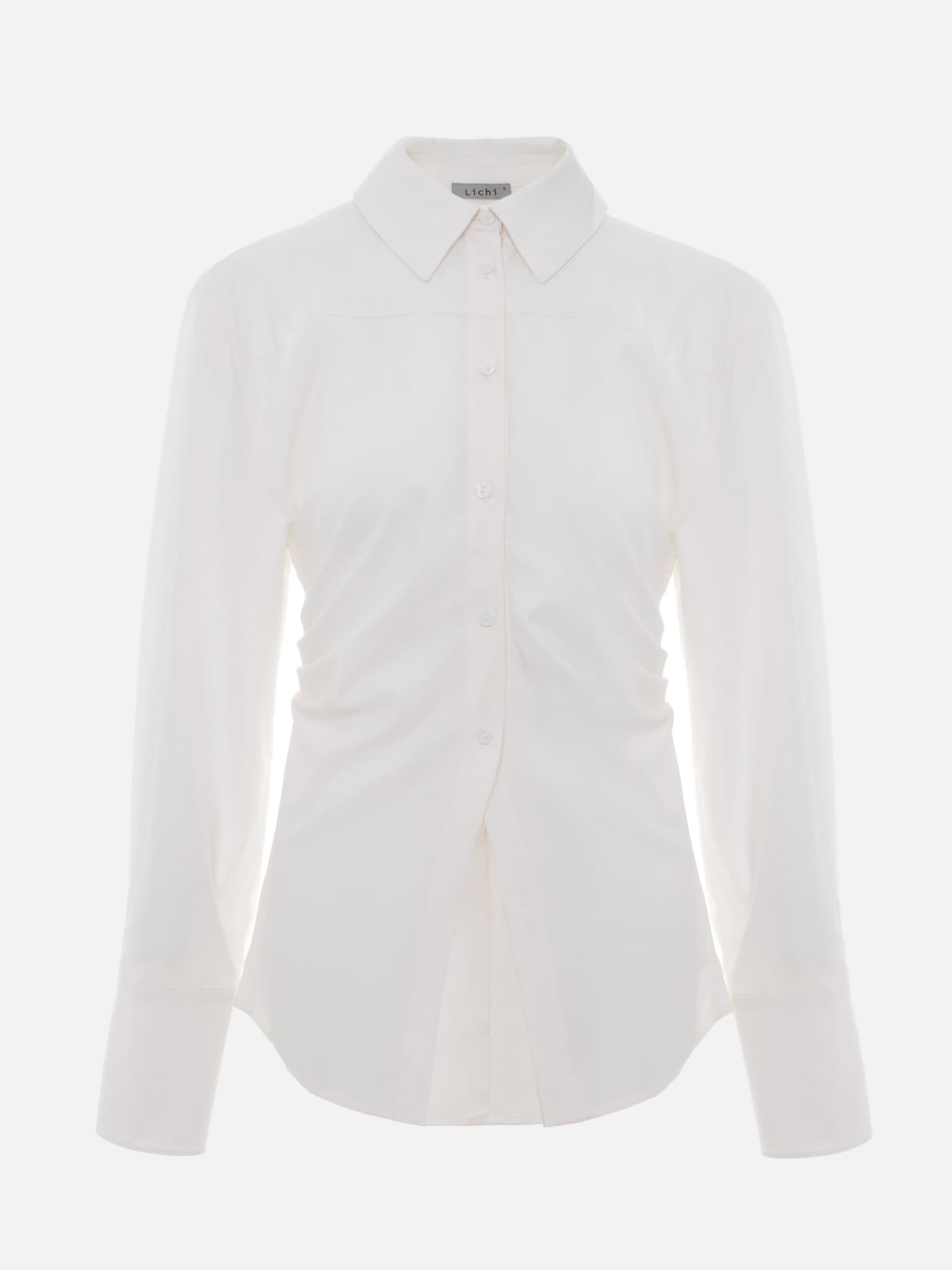 Dopasowana koszula z marszczeniami i ozdobnymi szwami na ramionach