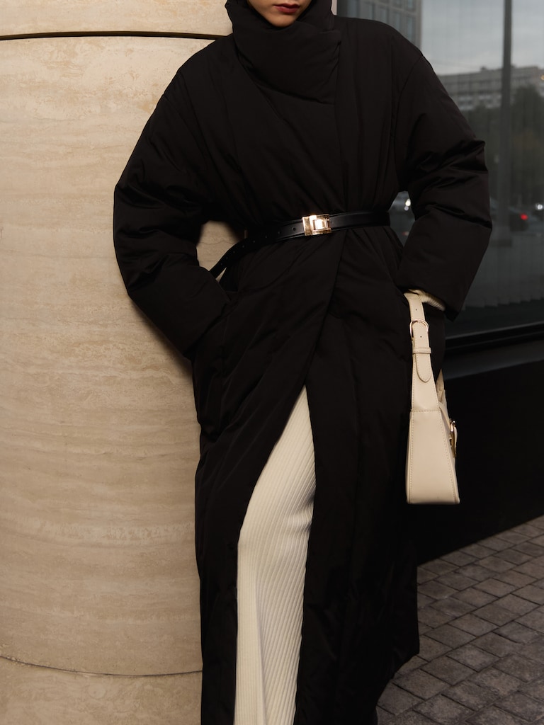 Down maxi jacket with high collar and leather belt