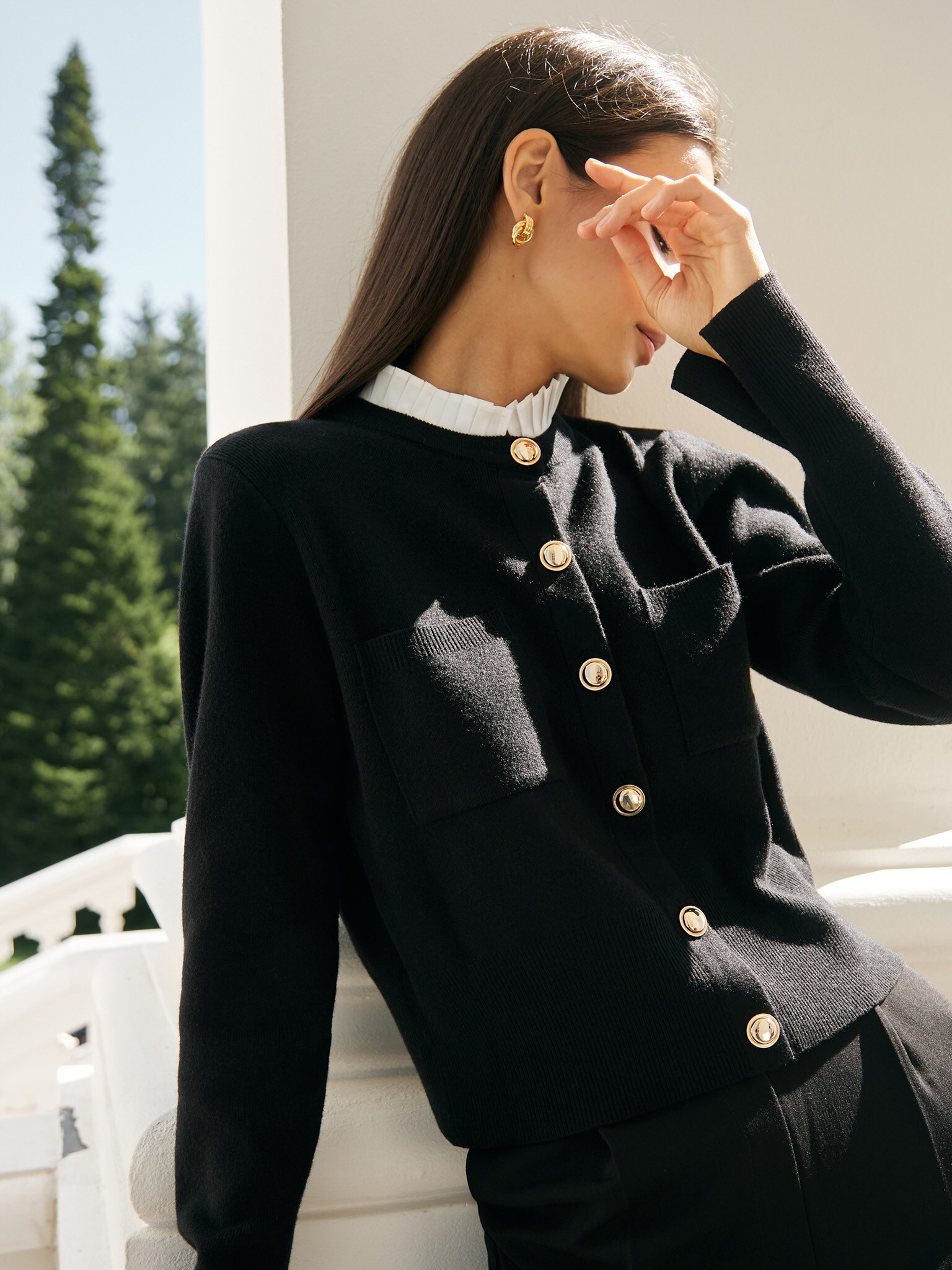 Cardigan with pleated insert on the collar