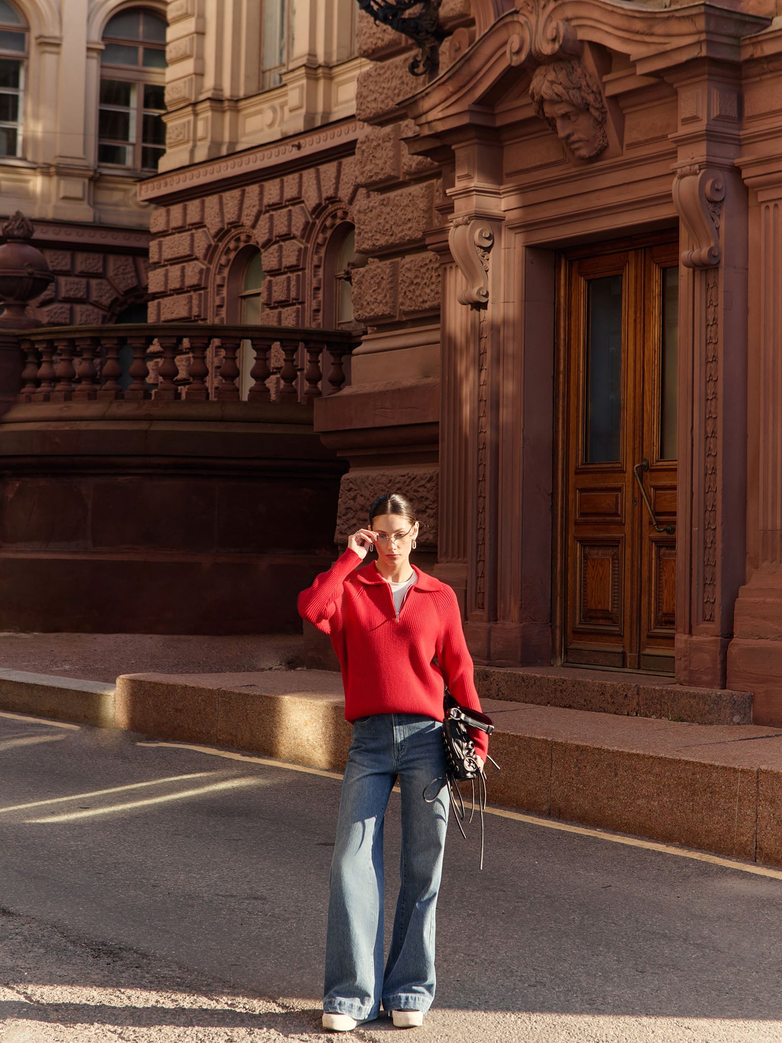 Свободный свитер с воротником поло на молнии